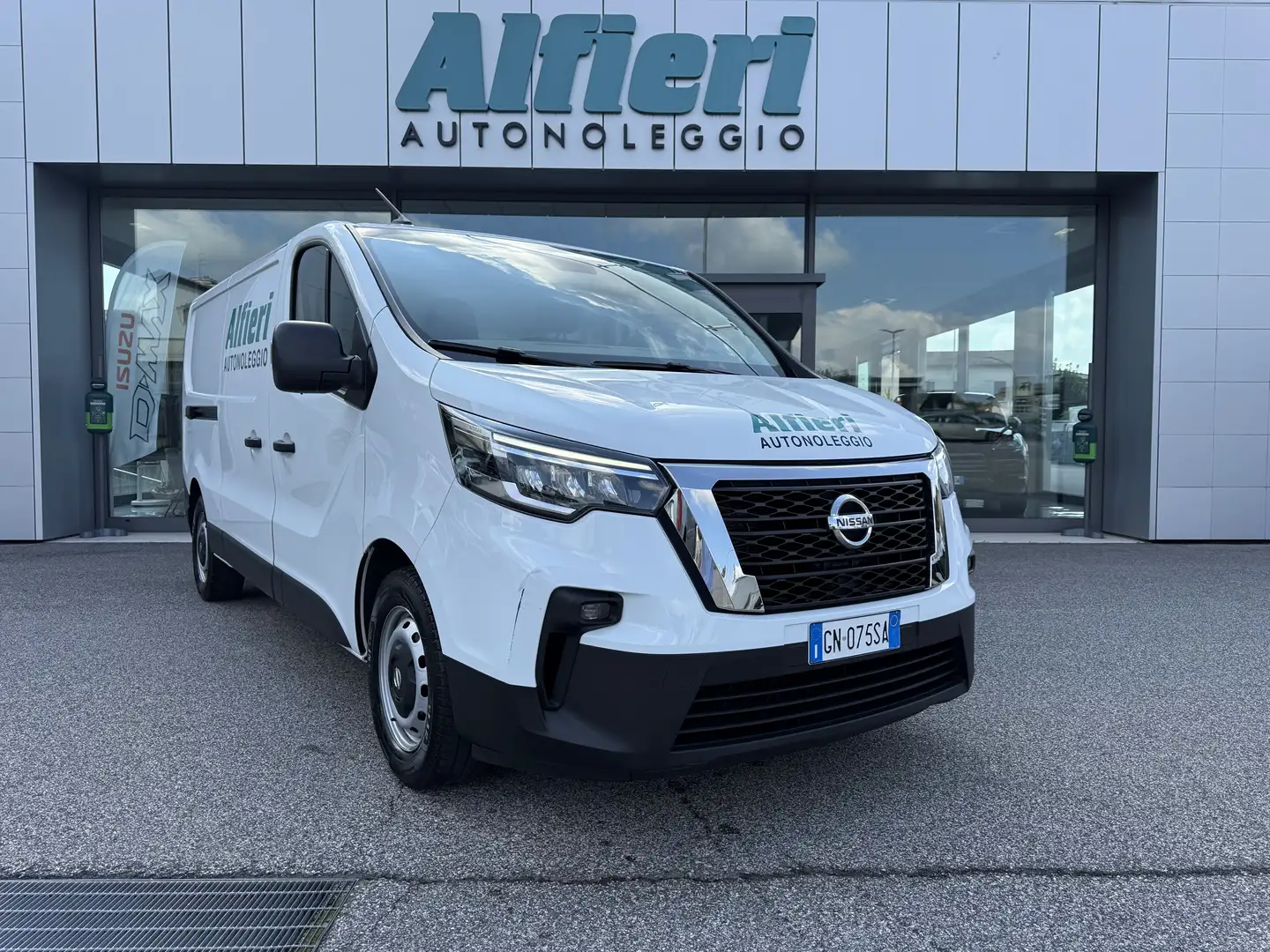 Nissan NV300 2.0cdti FurgonL2H1 27qli 120cv2800x1620x1400kg1029 Blanc - 1