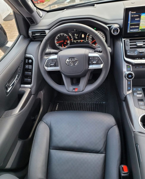 Toyota Land Cruiser 300+GAZOO Racing SPORT+415HP+VOLL+NEU+EU.reg — photo 11
