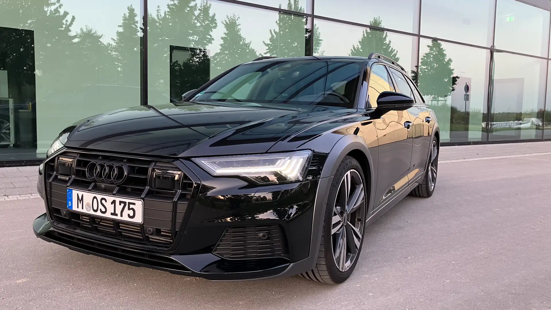 Audi A6 allroad quattro 55 TFSI S tronic HUD Pano Matrix 21" B&O Schwarz - 1