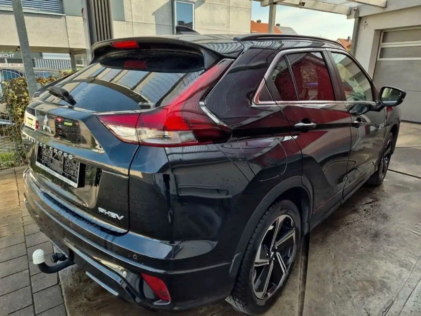 Mitsubishi Eclipse Cross 2.4 Plug-In-Hybrid Plus Select Bla Schwarz - 2
