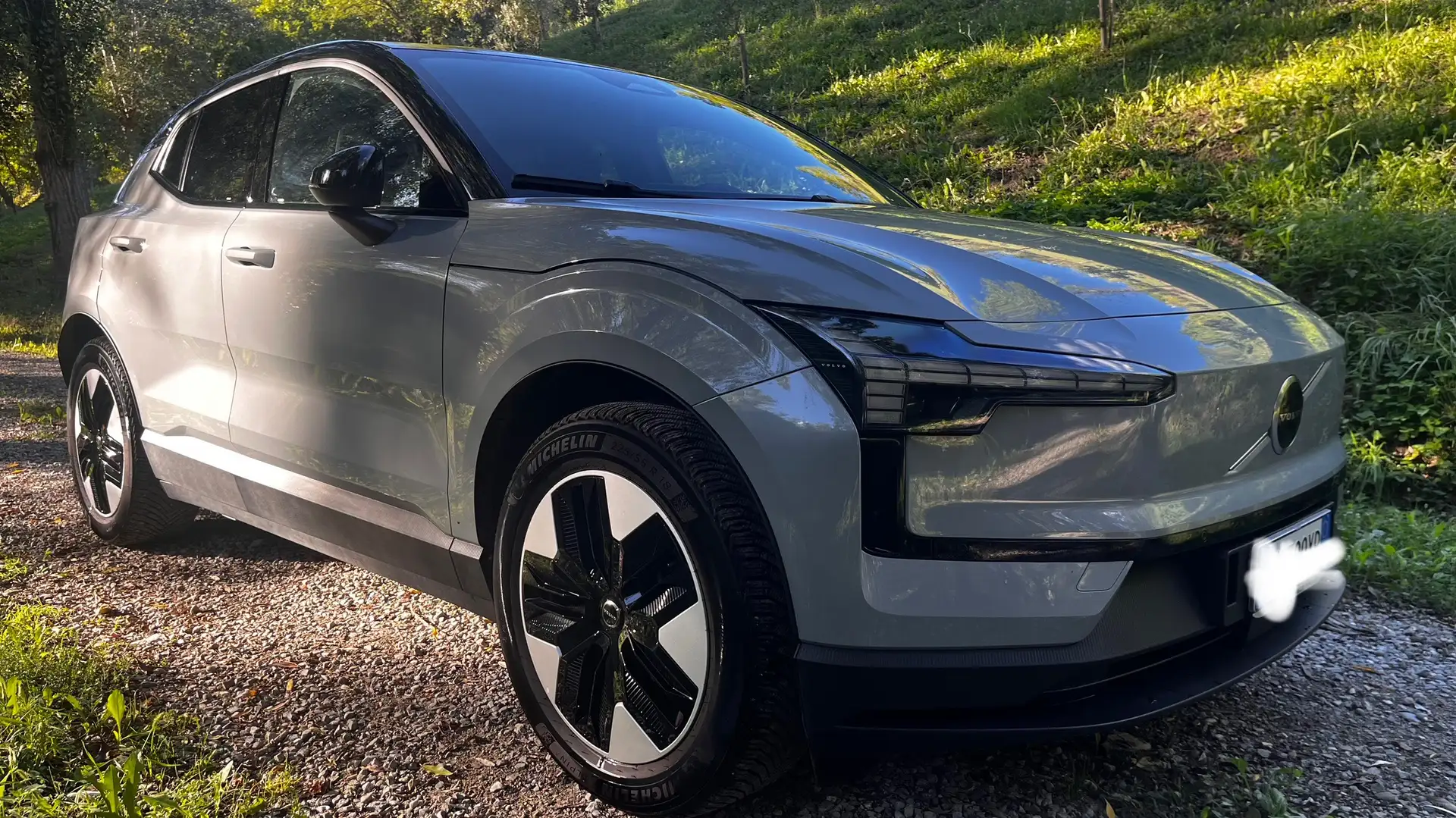 Volvo EX30 Single Motor RWD Plus MY25 ancora in garanzia uff Grigio - 2