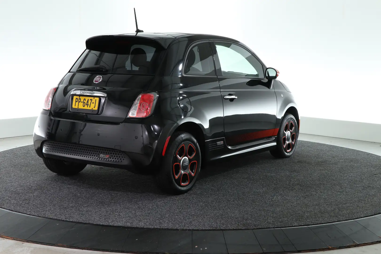 Fiat 500e 24kwh / CRUISE / STOELVERW. / AIRCO / Schwarz - 2