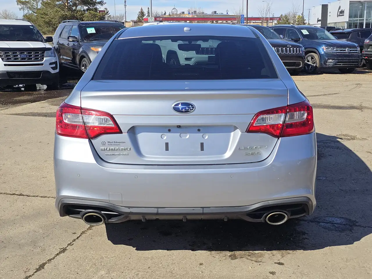 Subaru Legacy снимка Subaru Legacy
