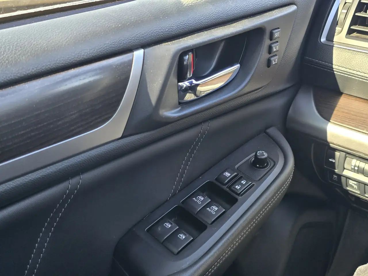 Subaru Legacy снимка Subaru Legacy