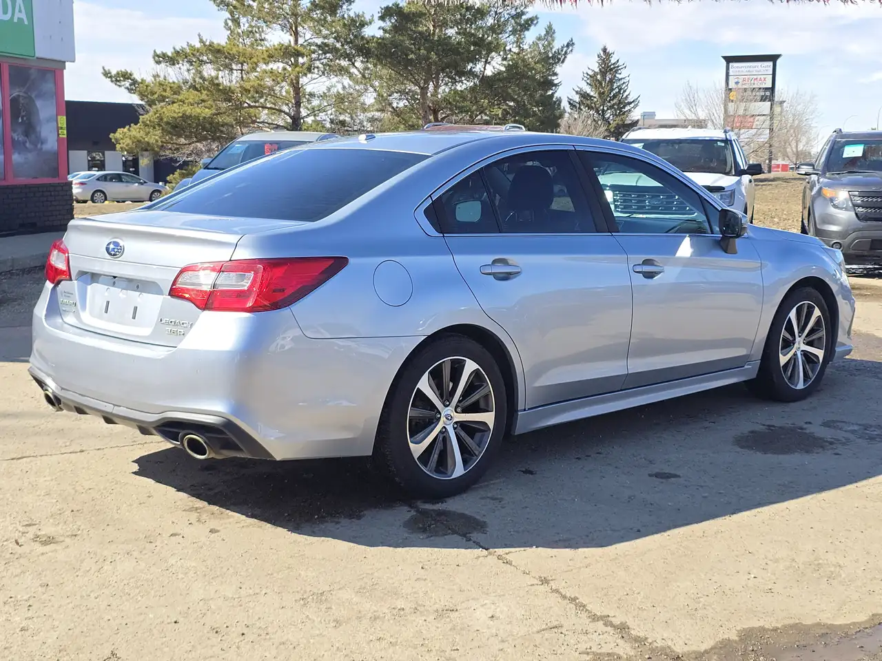 Subaru Legacy снимка Subaru Legacy