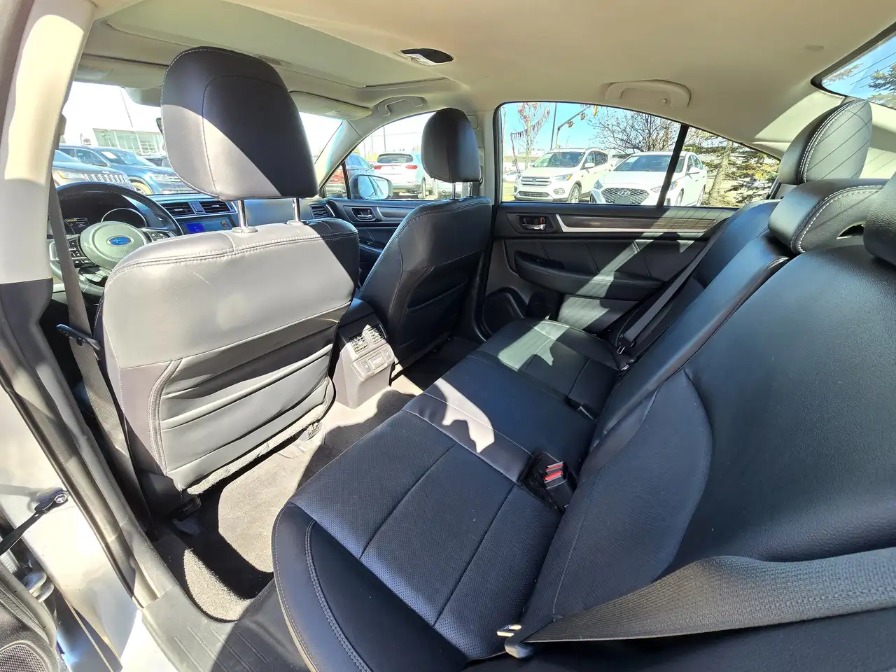 Subaru Legacy снимка Subaru Legacy
