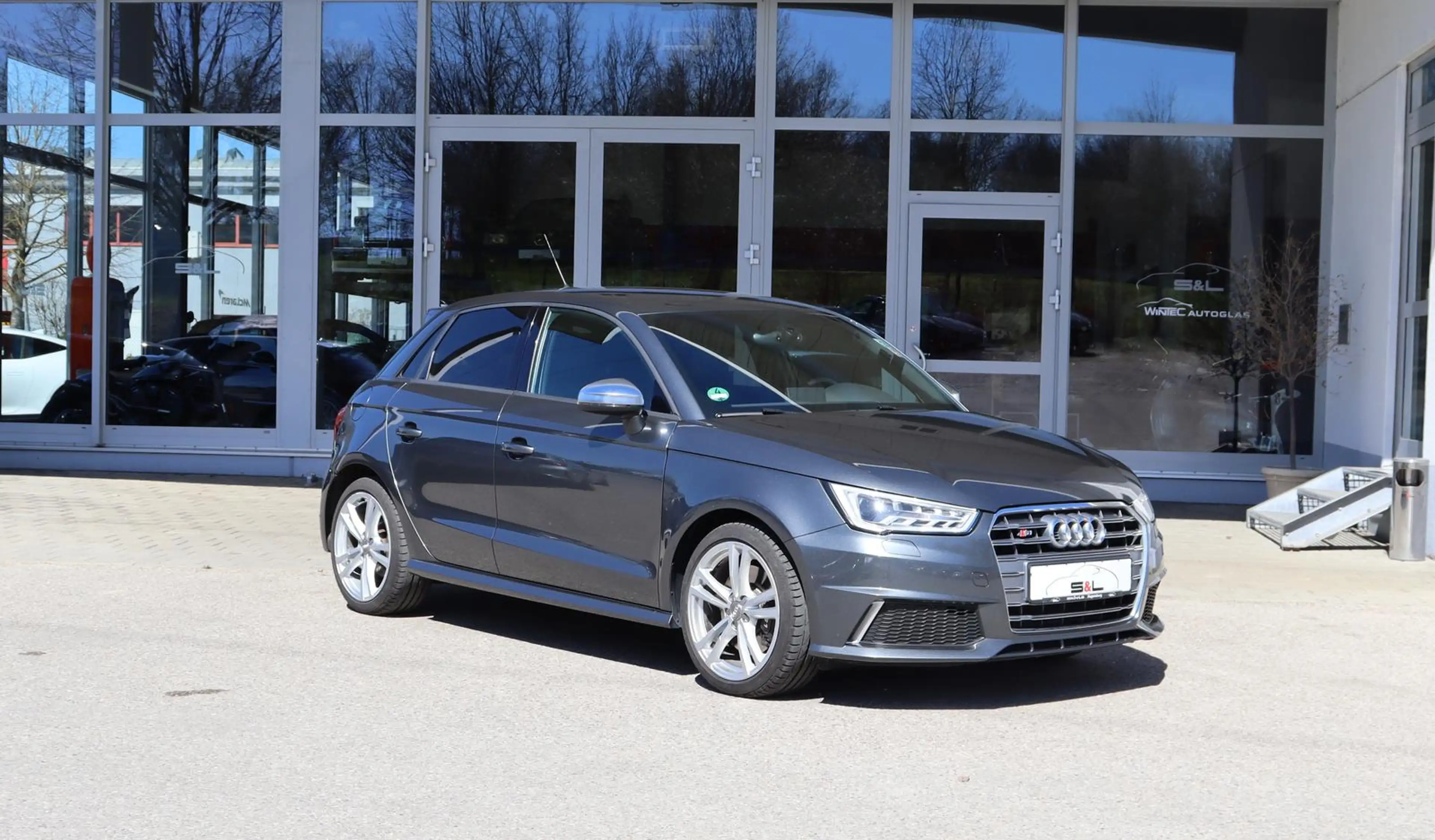 Audi S1 Sportback 2.0 TFSI qu./Navi+/Xenon/PDC/SHZ — photo 13