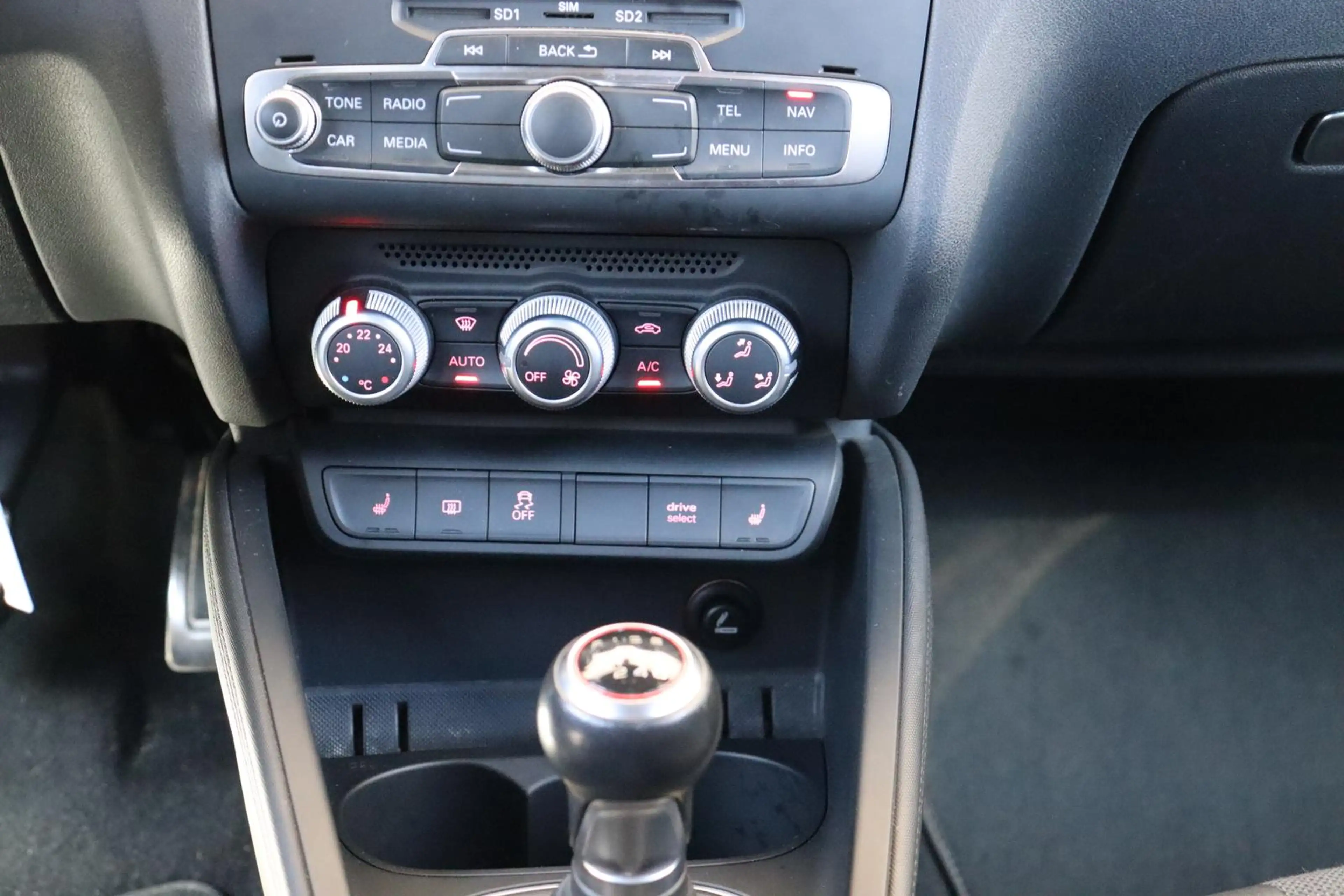 Audi S1 Sportback 2.0 TFSI qu./Navi+/Xenon/PDC/SHZ — photo 9