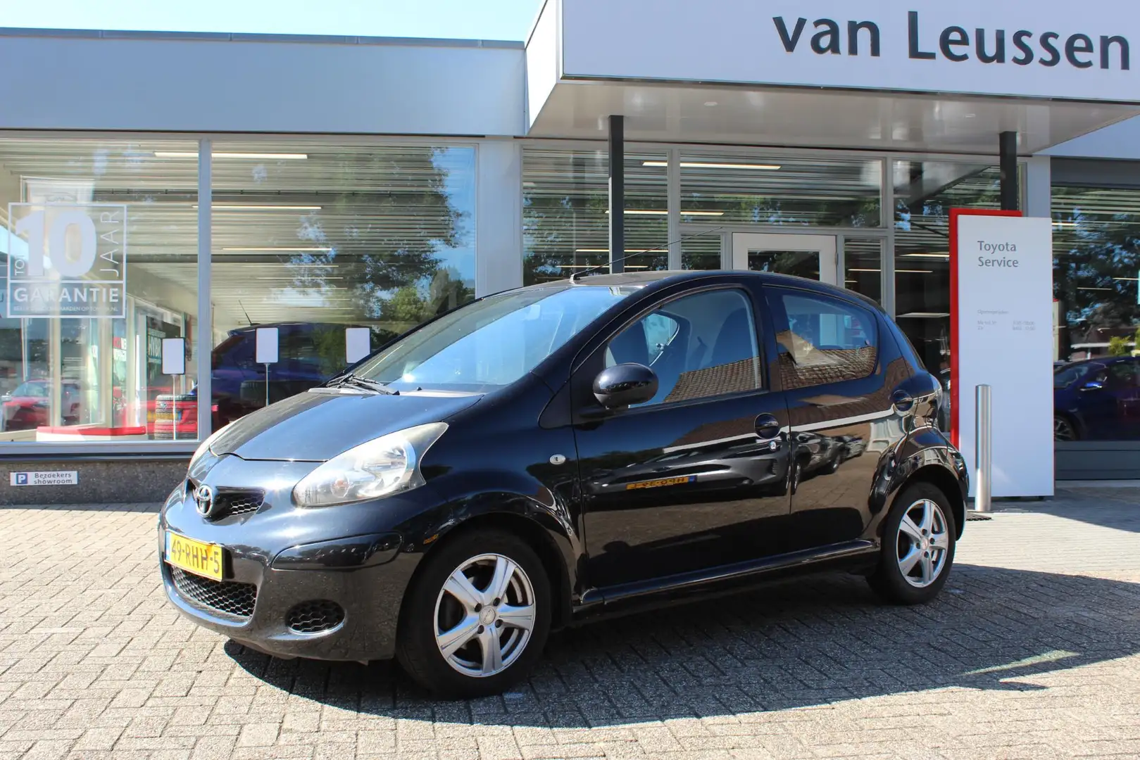 Toyota Aygo 1.0-12V Comfort Navigator NAVI AIRCO EL-RAMEN LM-V Zwart - 1