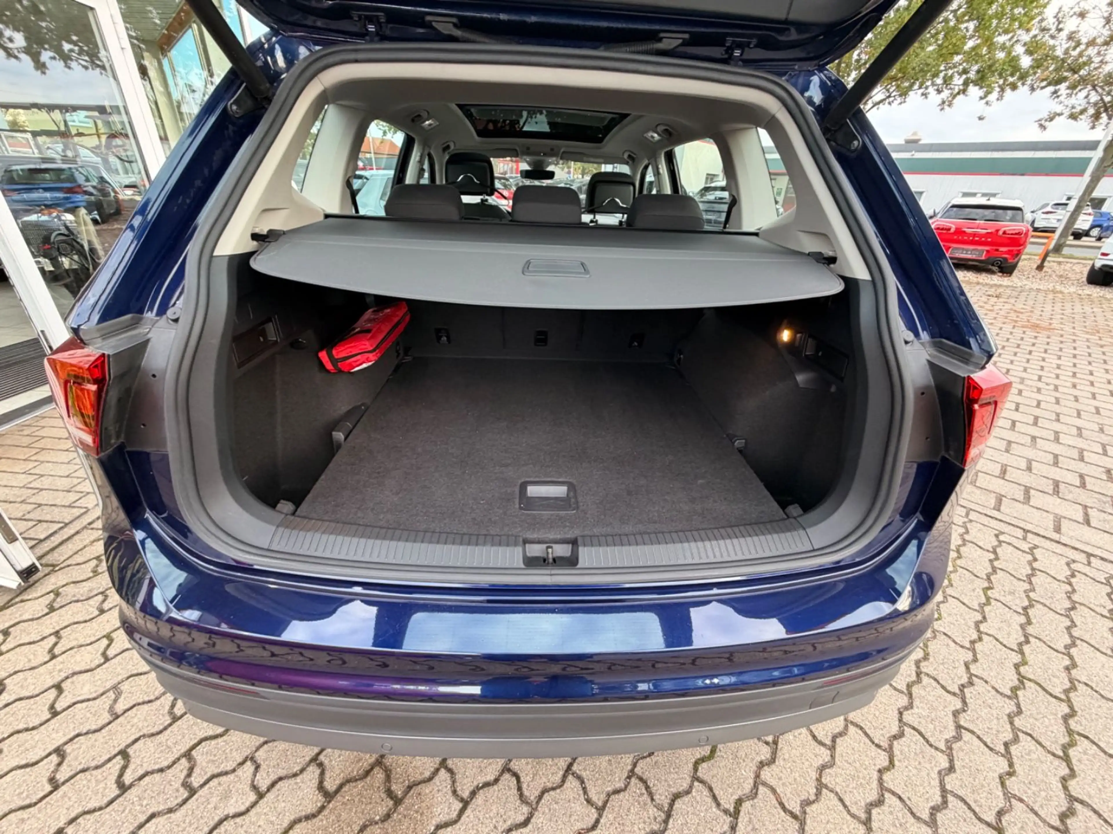 Volkswagen Tiguan Allspace Comfortline 4Motion — photo 8