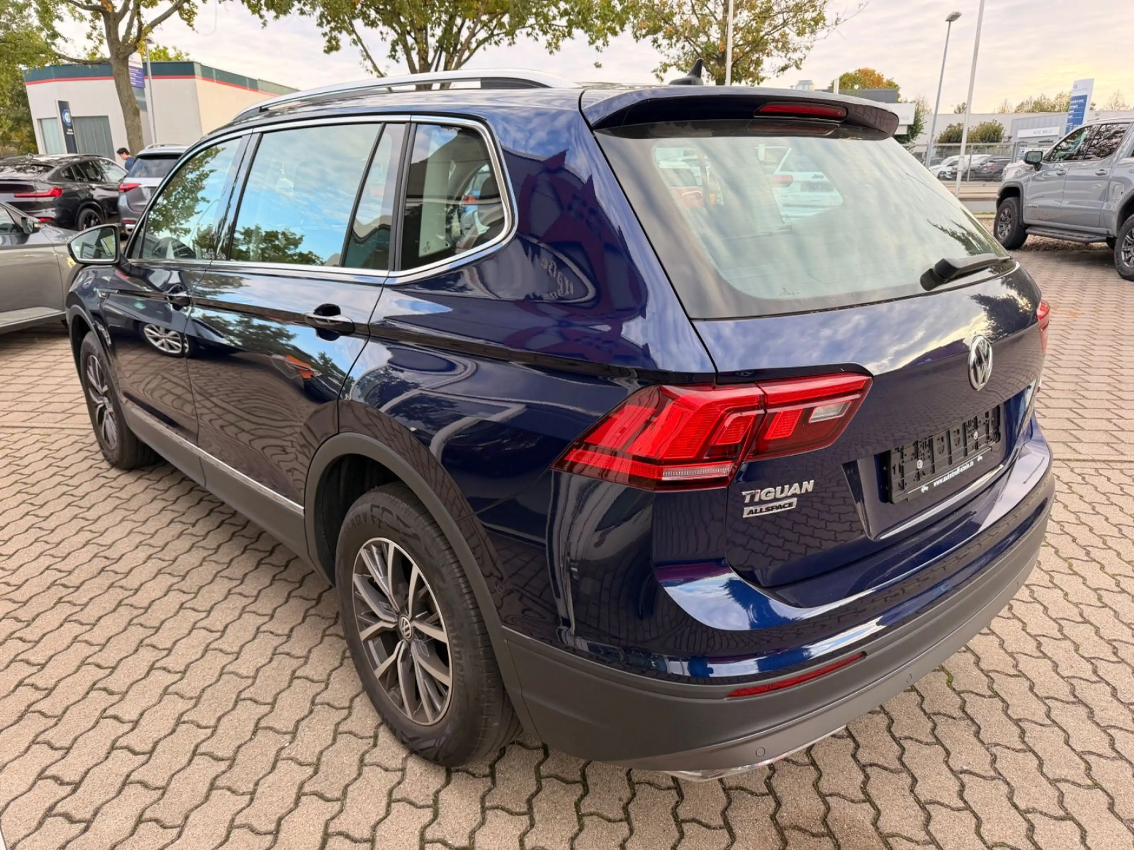Volkswagen Tiguan Allspace Comfortline 4Motion — photo 5