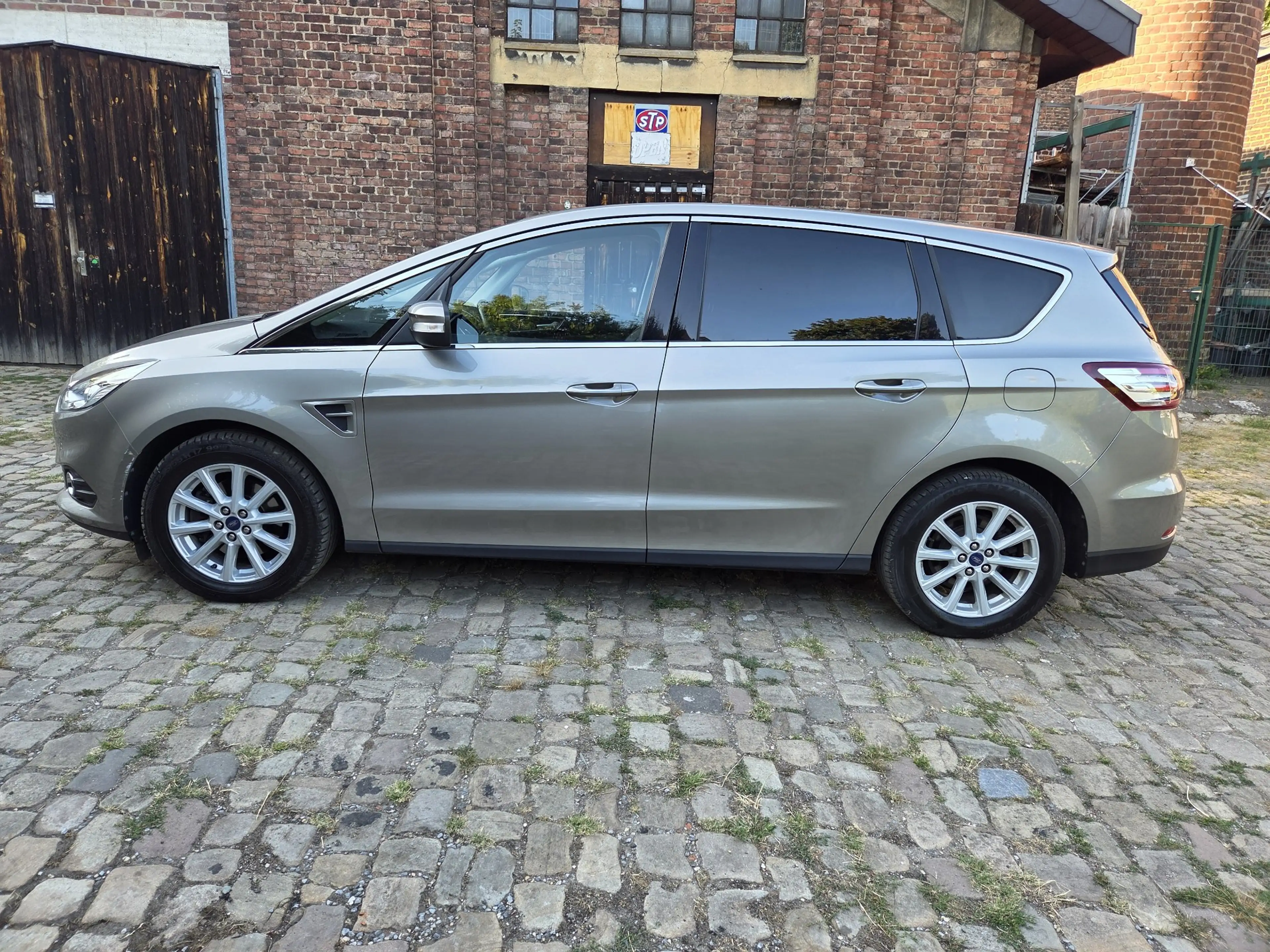Ford S-Max Titanium*Kamera*Leder*Sitzheizung* — photo 4