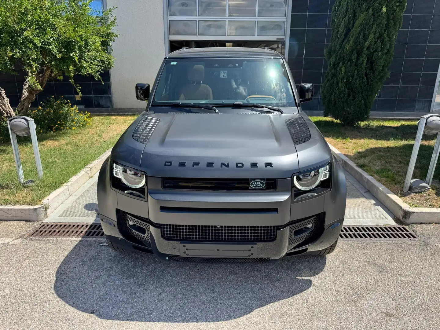 Land Rover Defender Defender 130 5.0 V8 500 CV AWD Auto X-Dynamic HSE Grigio - 2