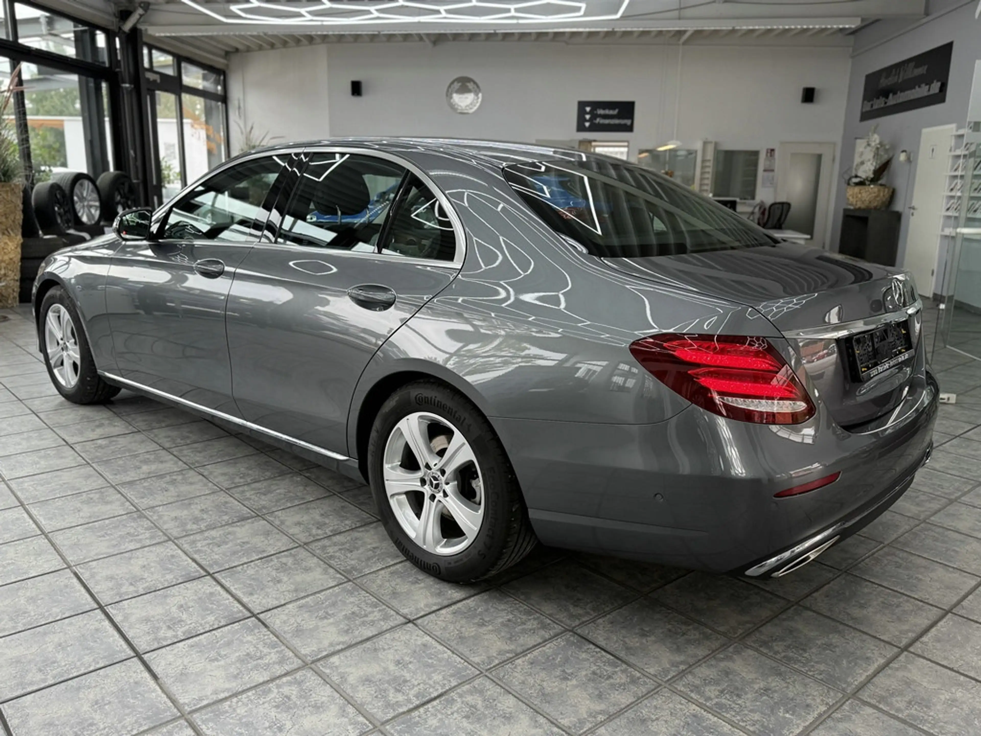 Mercedes-Benz E 250 CGI Avantgarde, LED, Leder, ACC, Kamera — photo 7