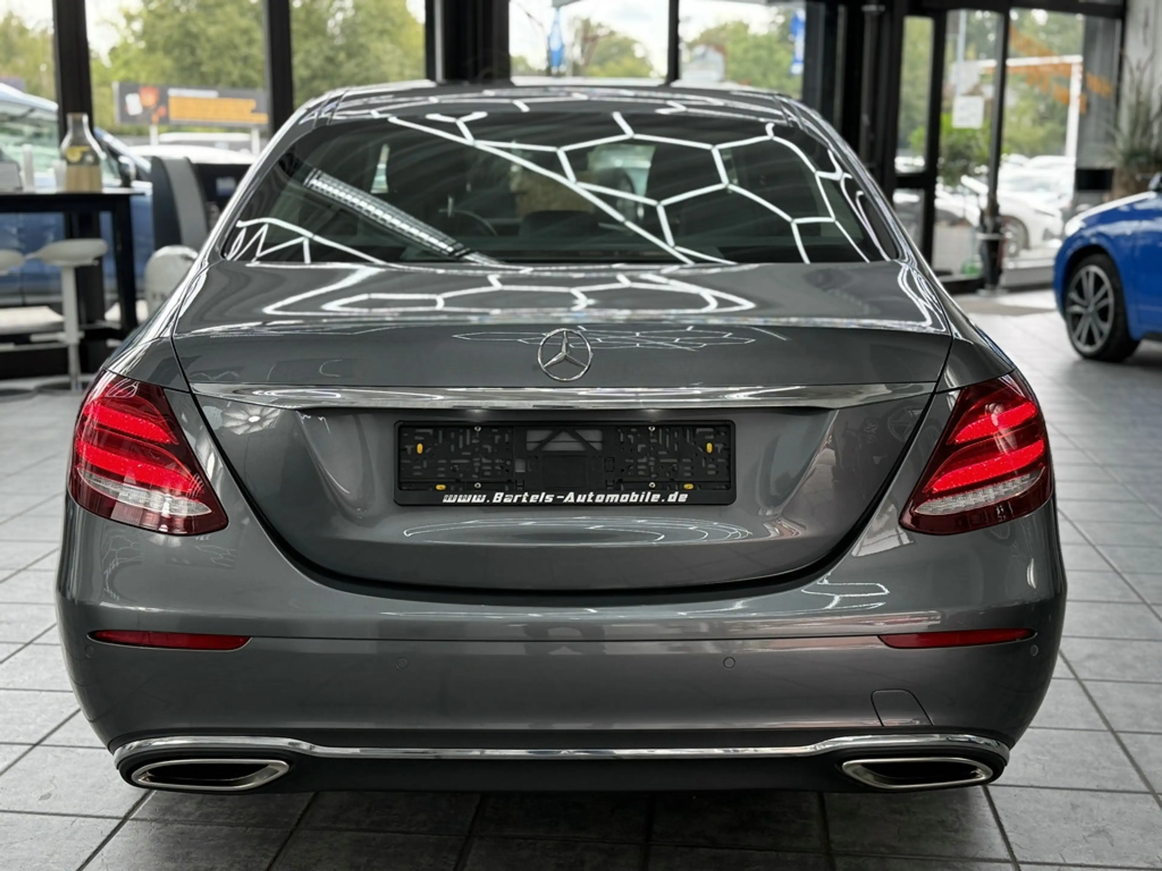 Mercedes-Benz E 250 CGI Avantgarde, LED, Leder, ACC, Kamera — photo 8
