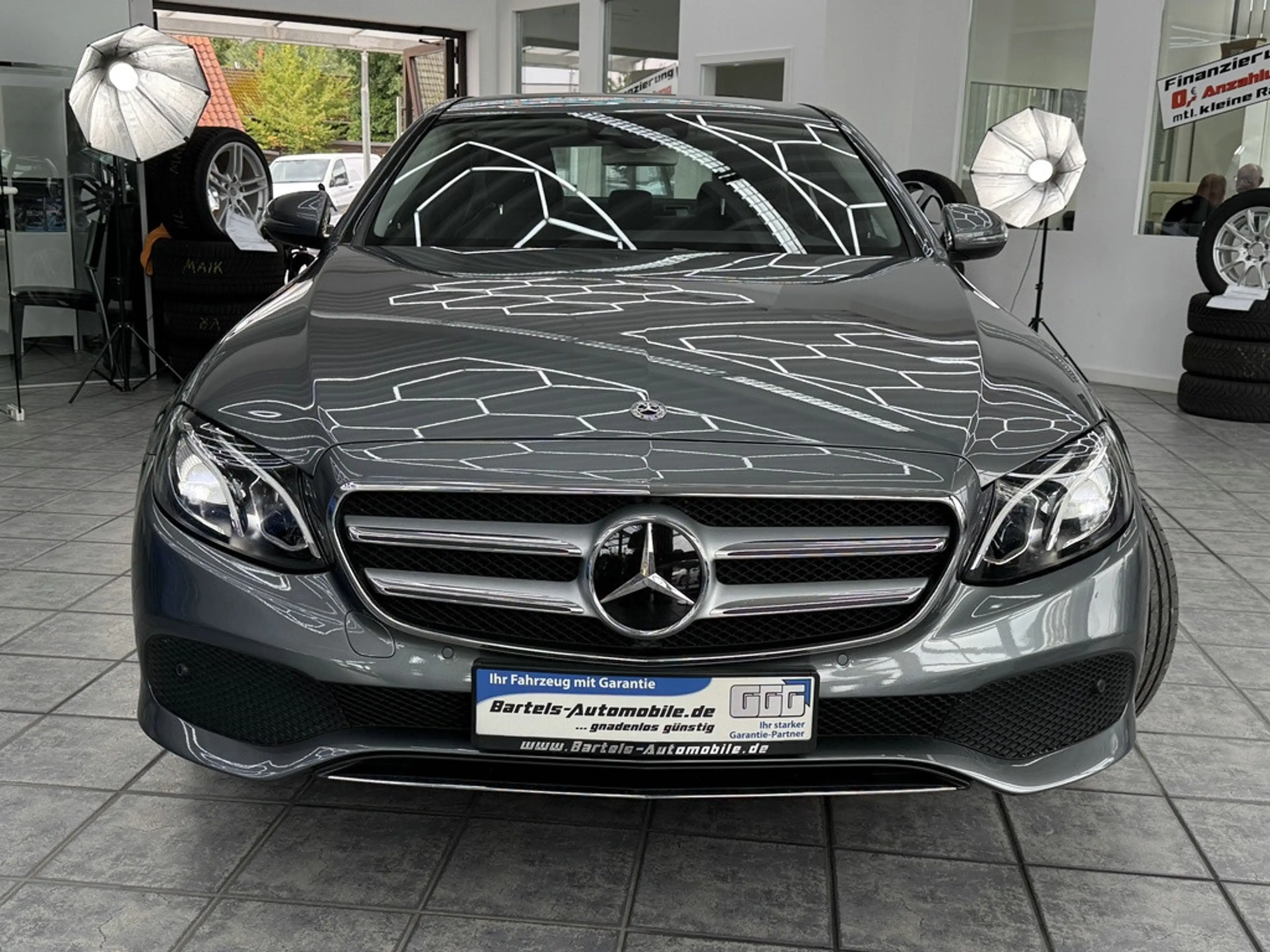 Mercedes-Benz E 250 CGI Avantgarde, LED, Leder, ACC, Kamera — photo 3