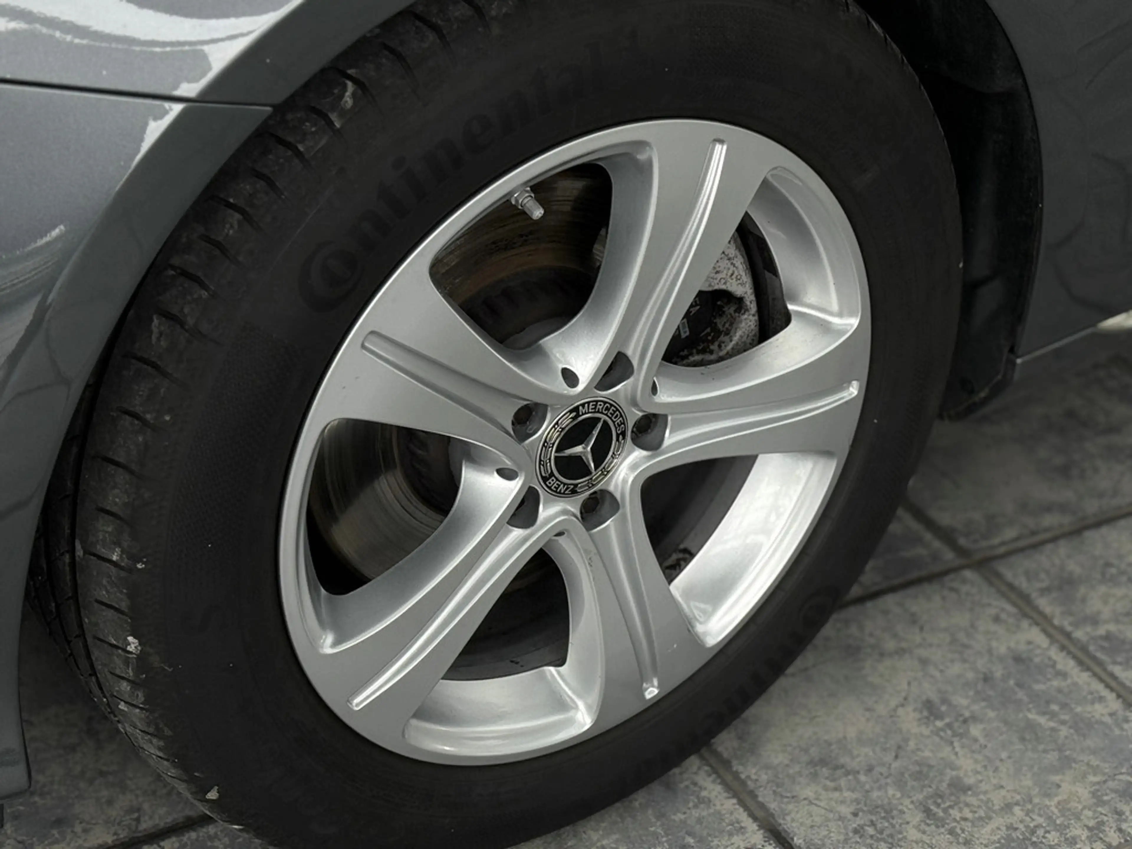 Mercedes-Benz E 250 CGI Avantgarde, LED, Leder, ACC, Kamera — photo 6