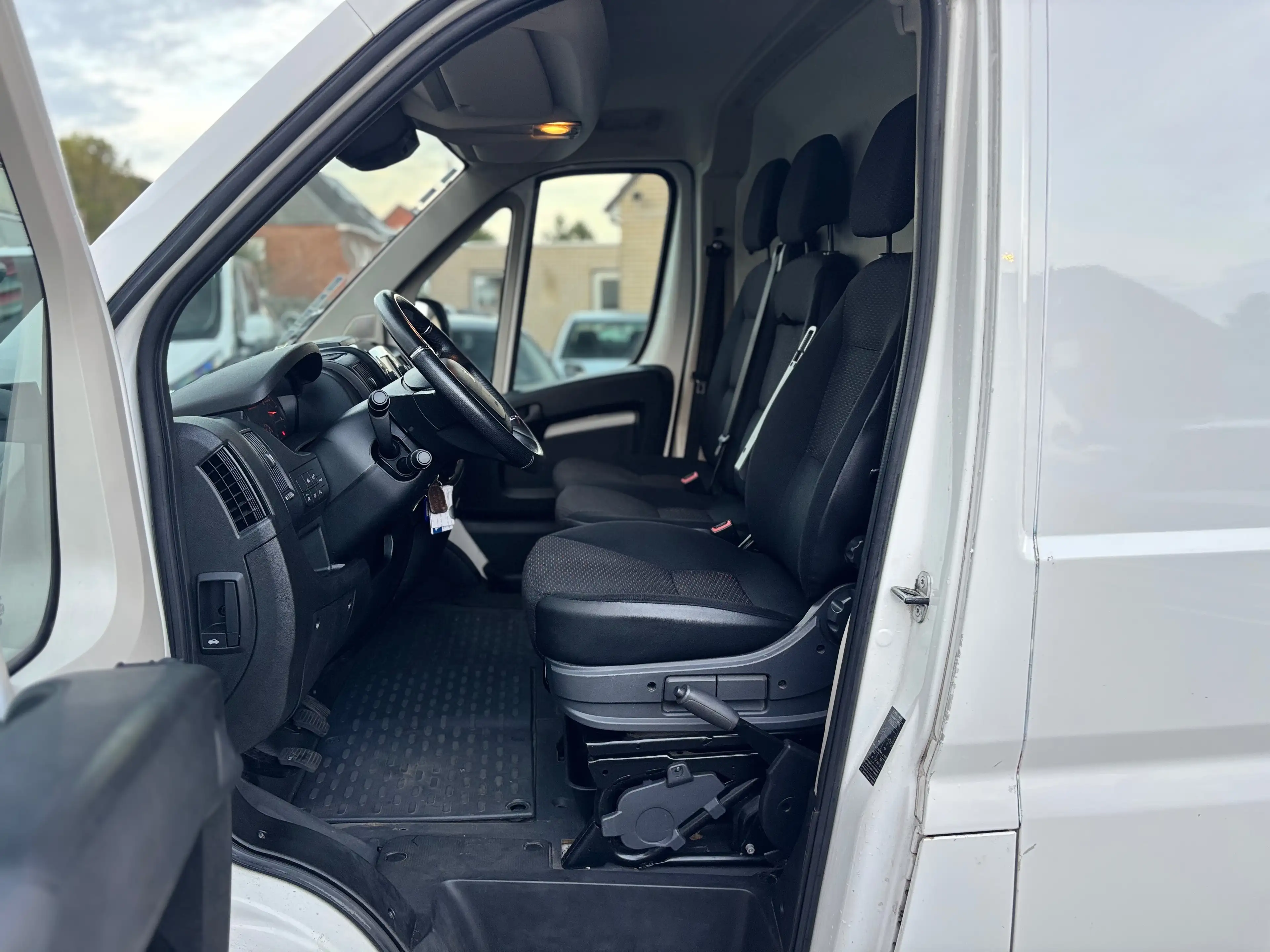 Peugeot Boxer 2.2 BlueHDi L3H2 LINE ASSIST CRUISECONTROL CAMERA VAT — photo 8