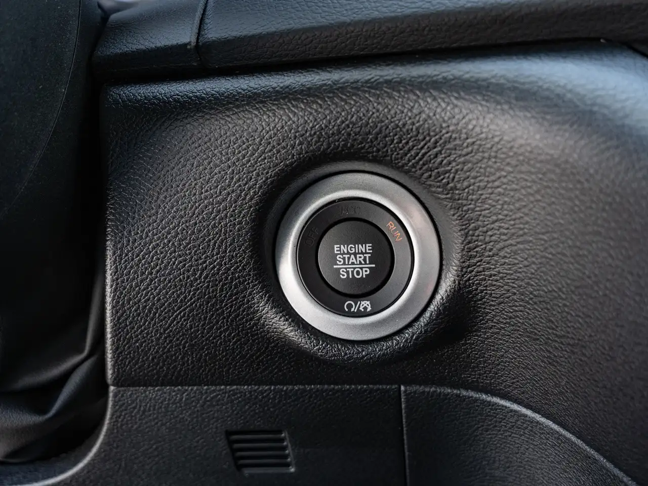 Chrysler Grand Caravan photo Chrysler Grand Caravan