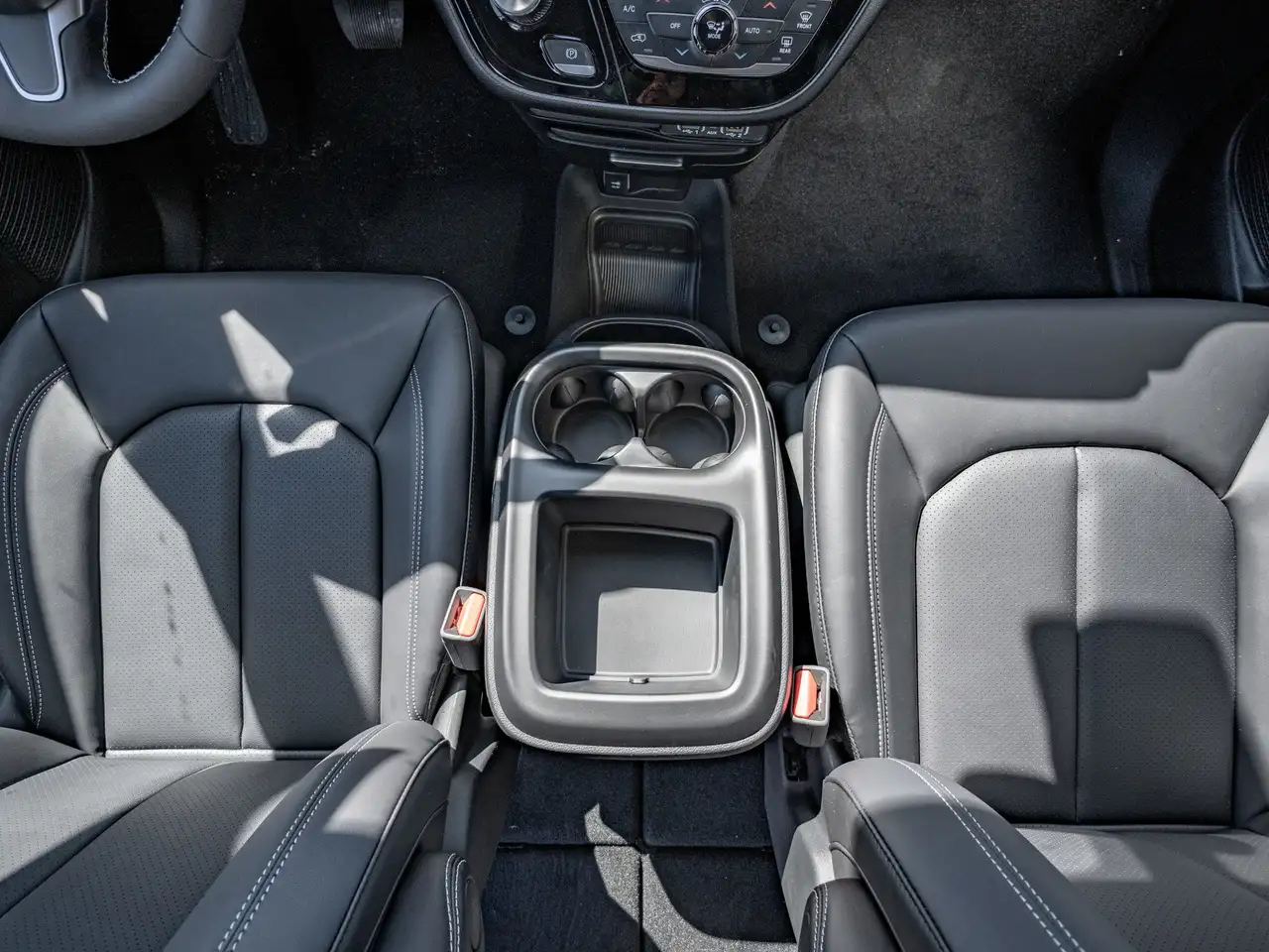Chrysler Grand Caravan photo Chrysler Grand Caravan