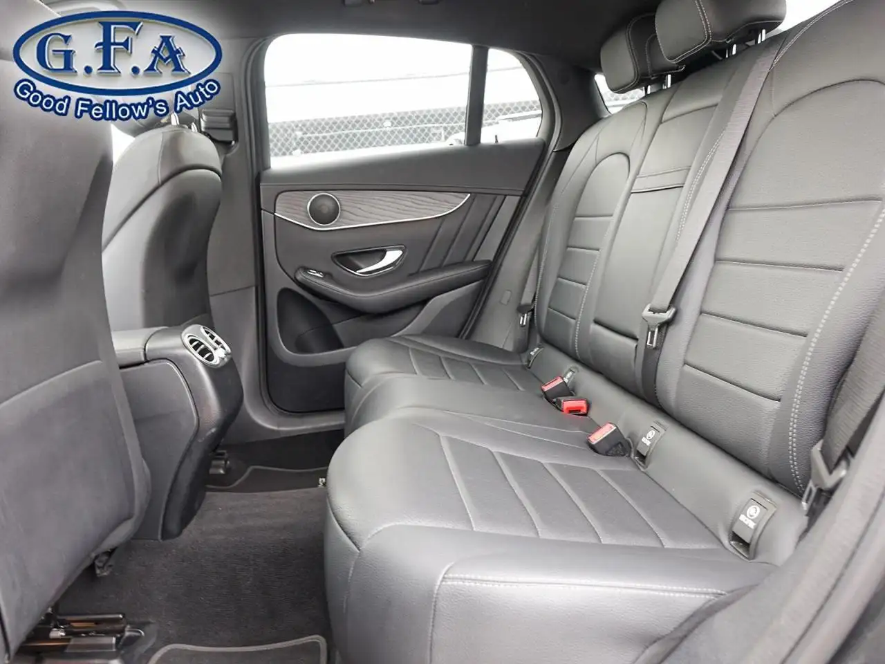 Mercedes-Benz GLC снимка Mercedes-Benz GLC