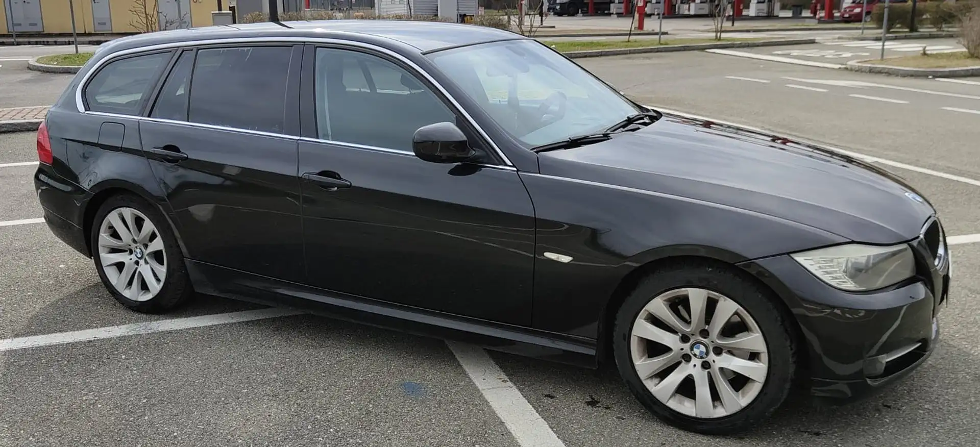 BMW 318 Serie 3 E91 Touring 318d  2.0 Msport 143cv FL Nero - 2