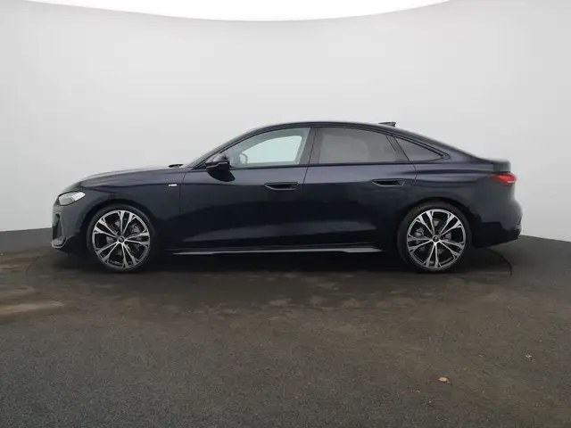 Audi A5 view 4