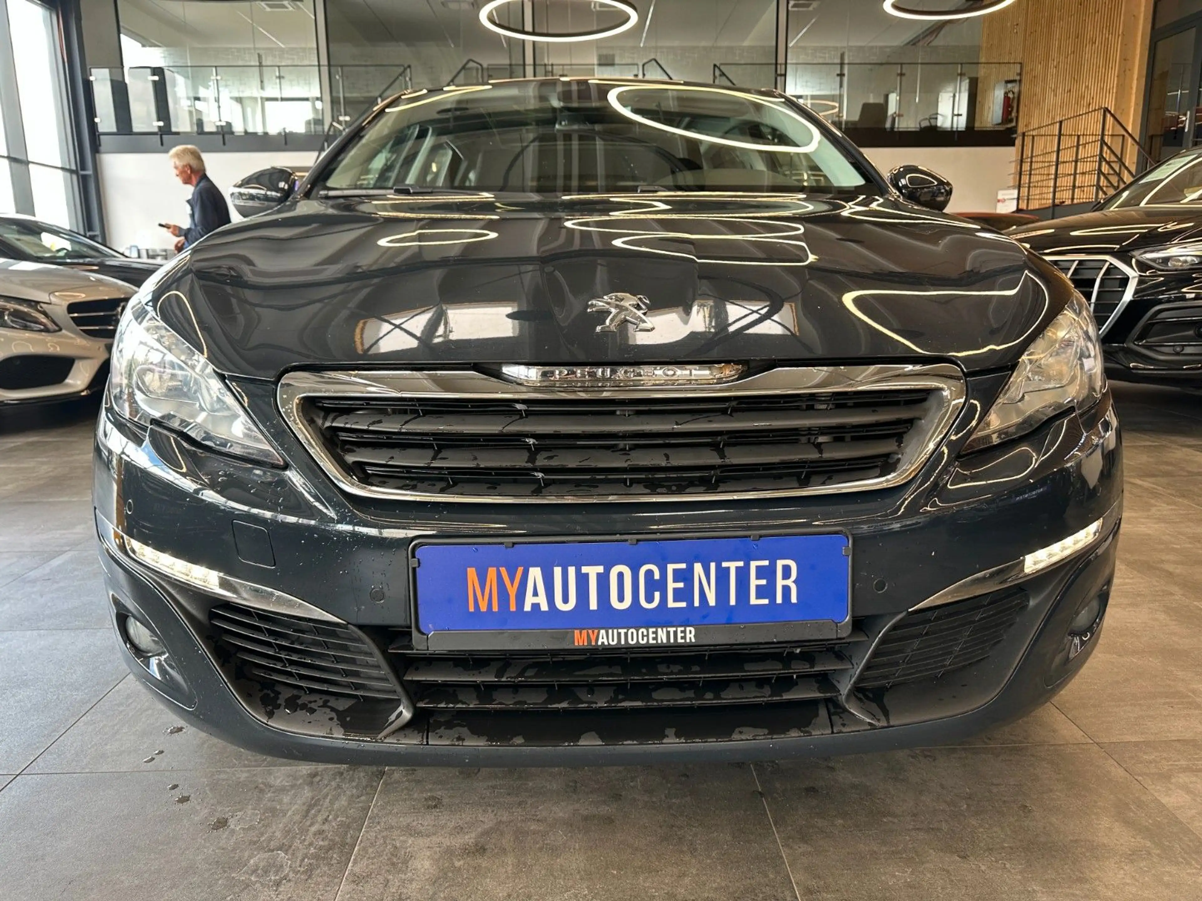 Peugeot 308 SW Active *PANO*KAMERA*KLIMA*PDC* — photo 2