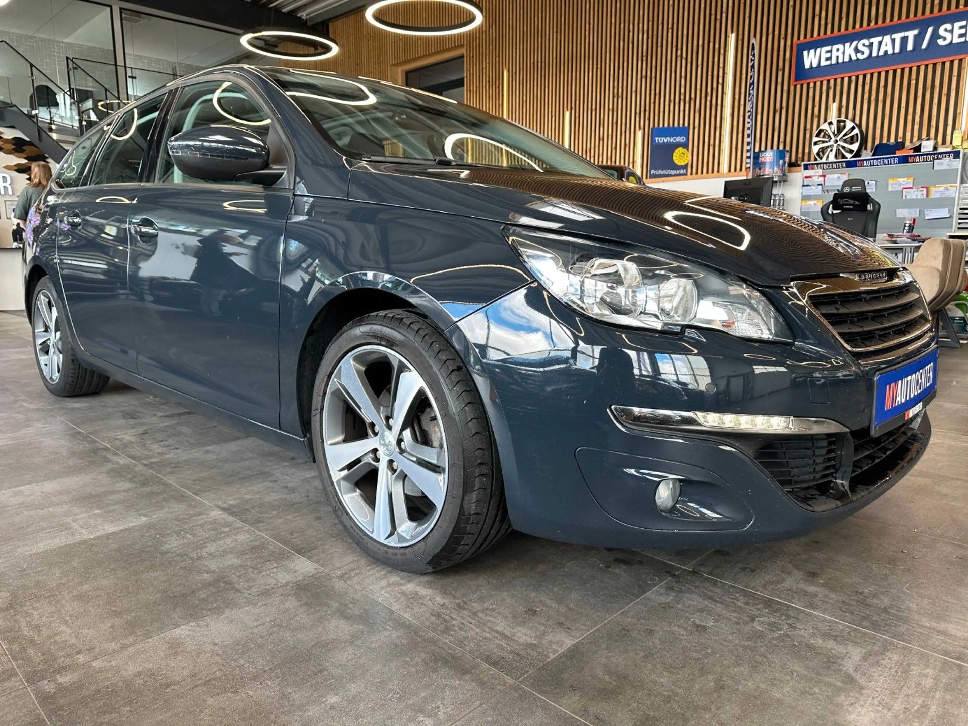 Peugeot 308 SW Active *PANO*KAMERA*KLIMA*PDC* — photo 3