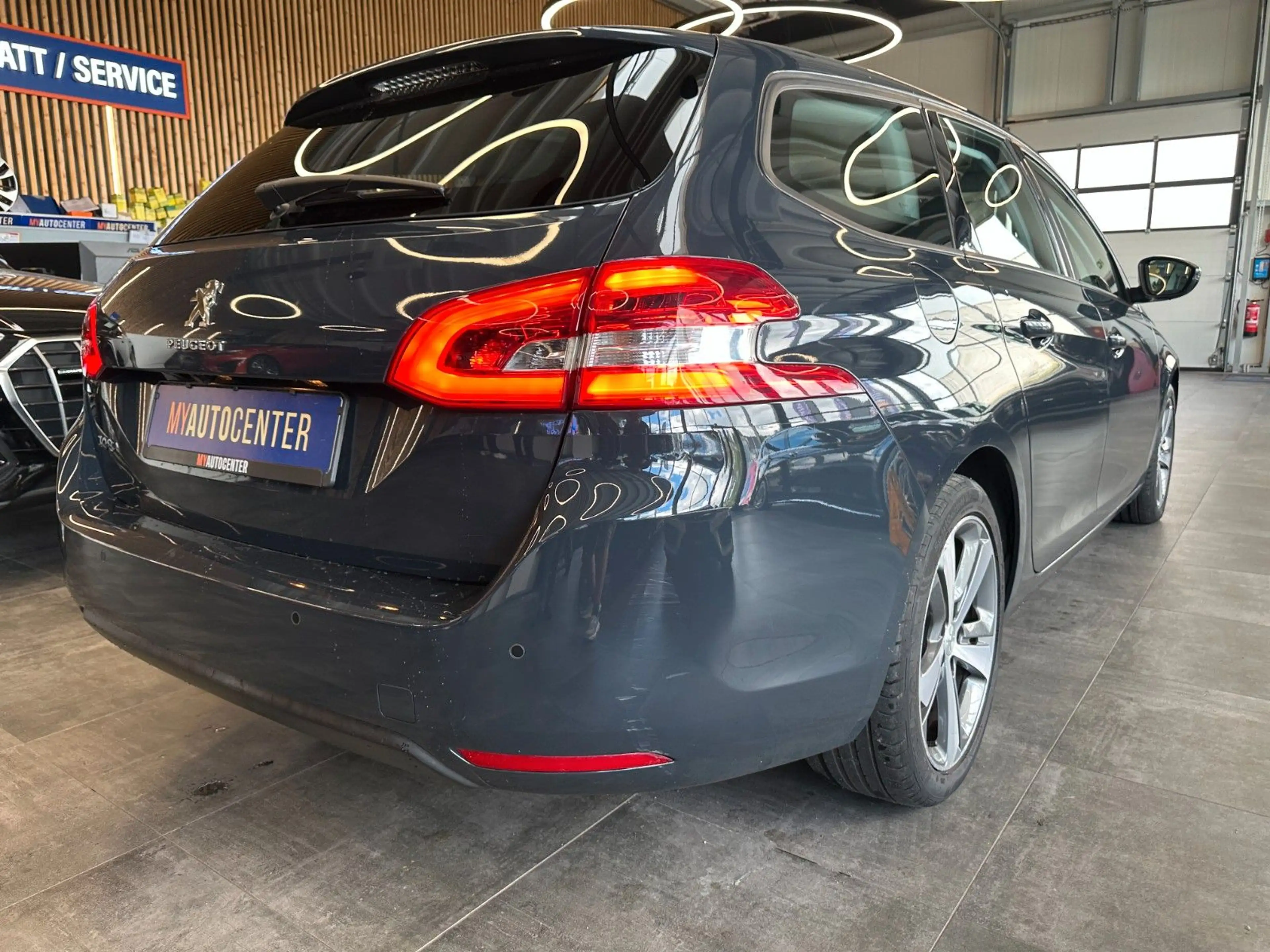 Peugeot 308 SW Active *PANO*KAMERA*KLIMA*PDC* — photo 4