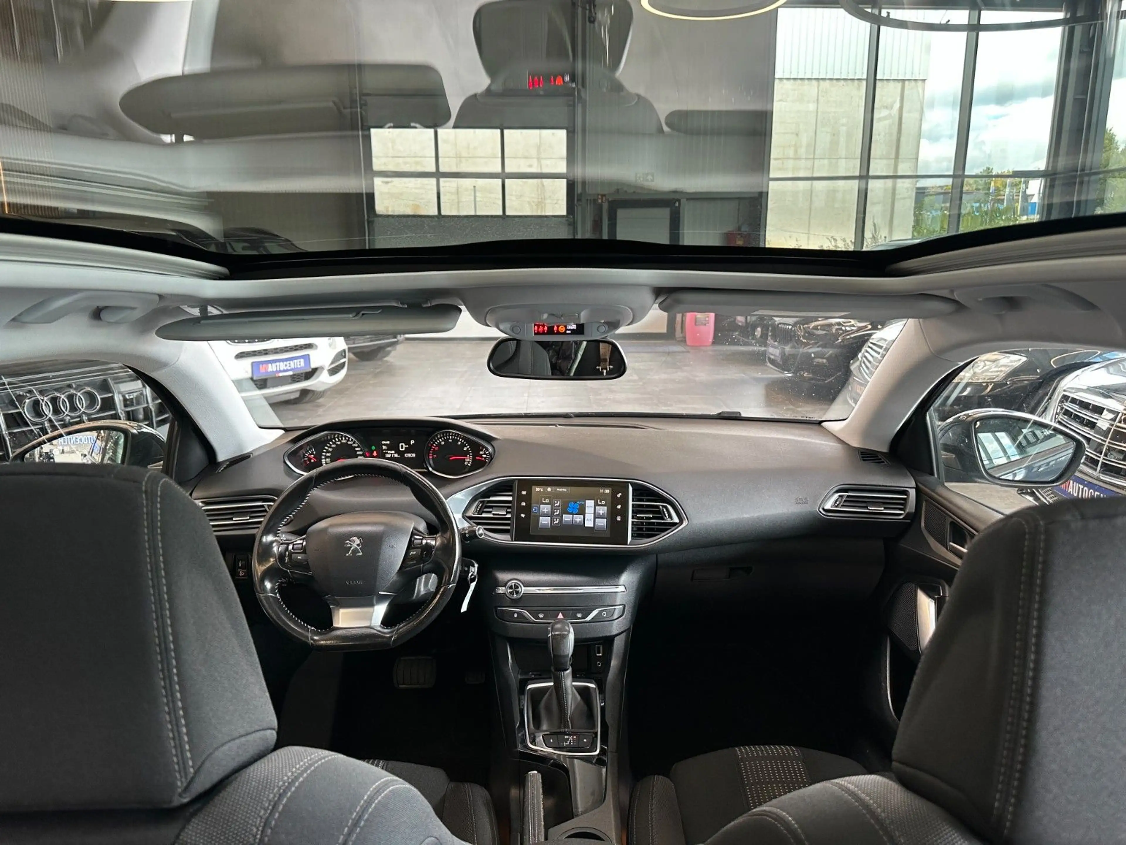 Peugeot 308 SW Active *PANO*KAMERA*KLIMA*PDC* — photo 12