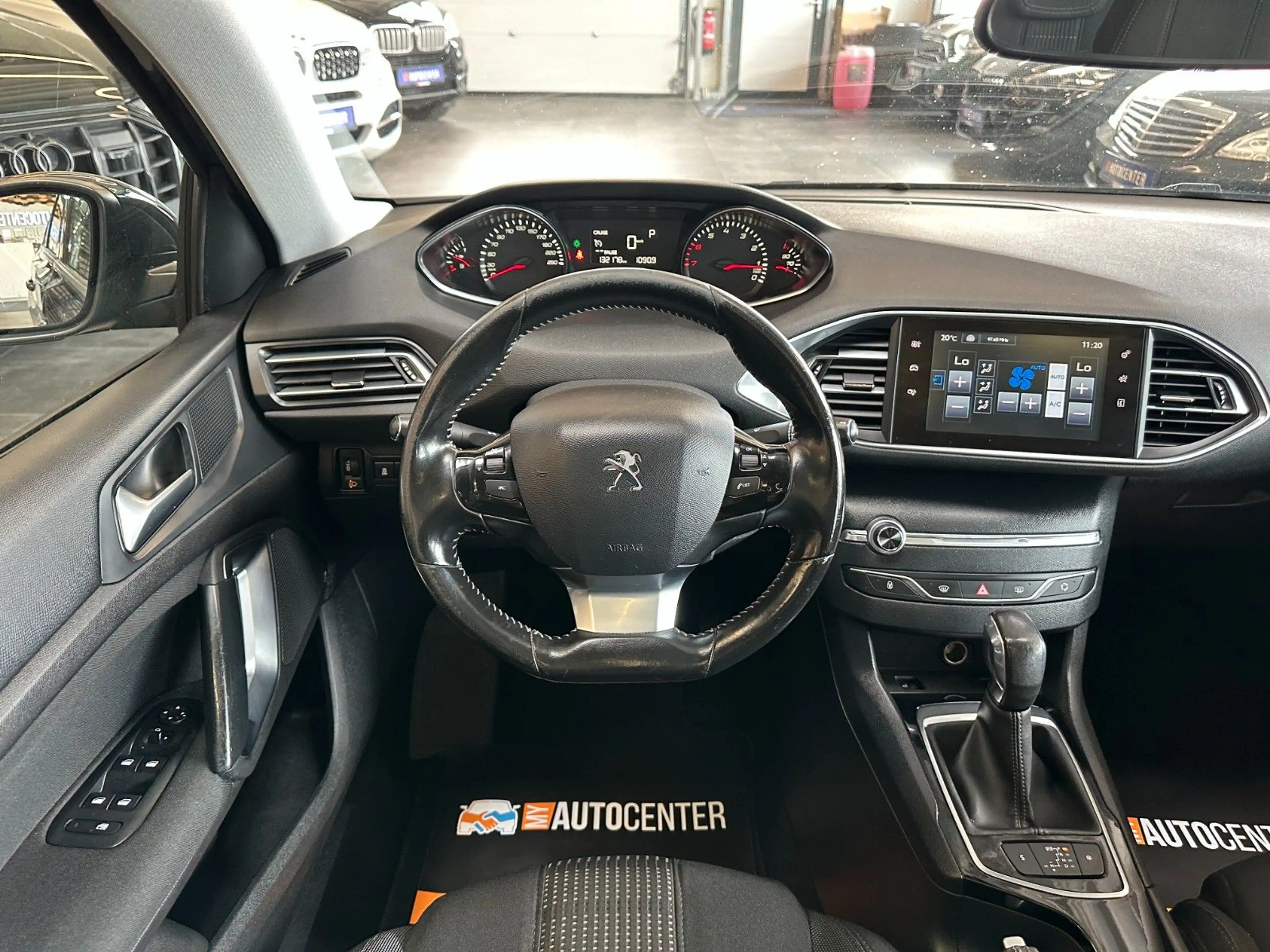 Peugeot 308 SW Active *PANO*KAMERA*KLIMA*PDC* — photo 8