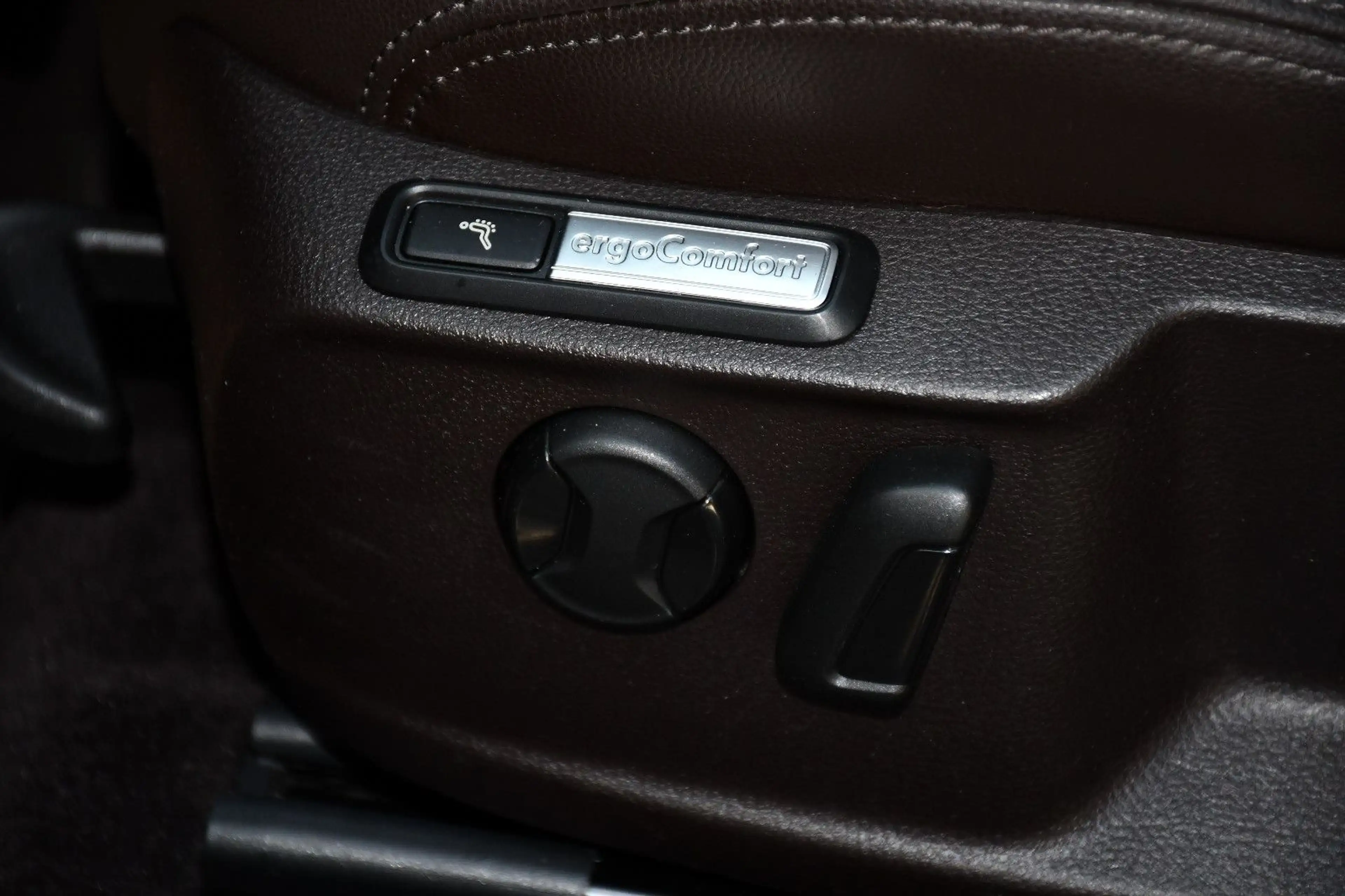 Volkswagen Passat Lim. Aut. Comfortline Navi Leder 21tkm! — photo 11