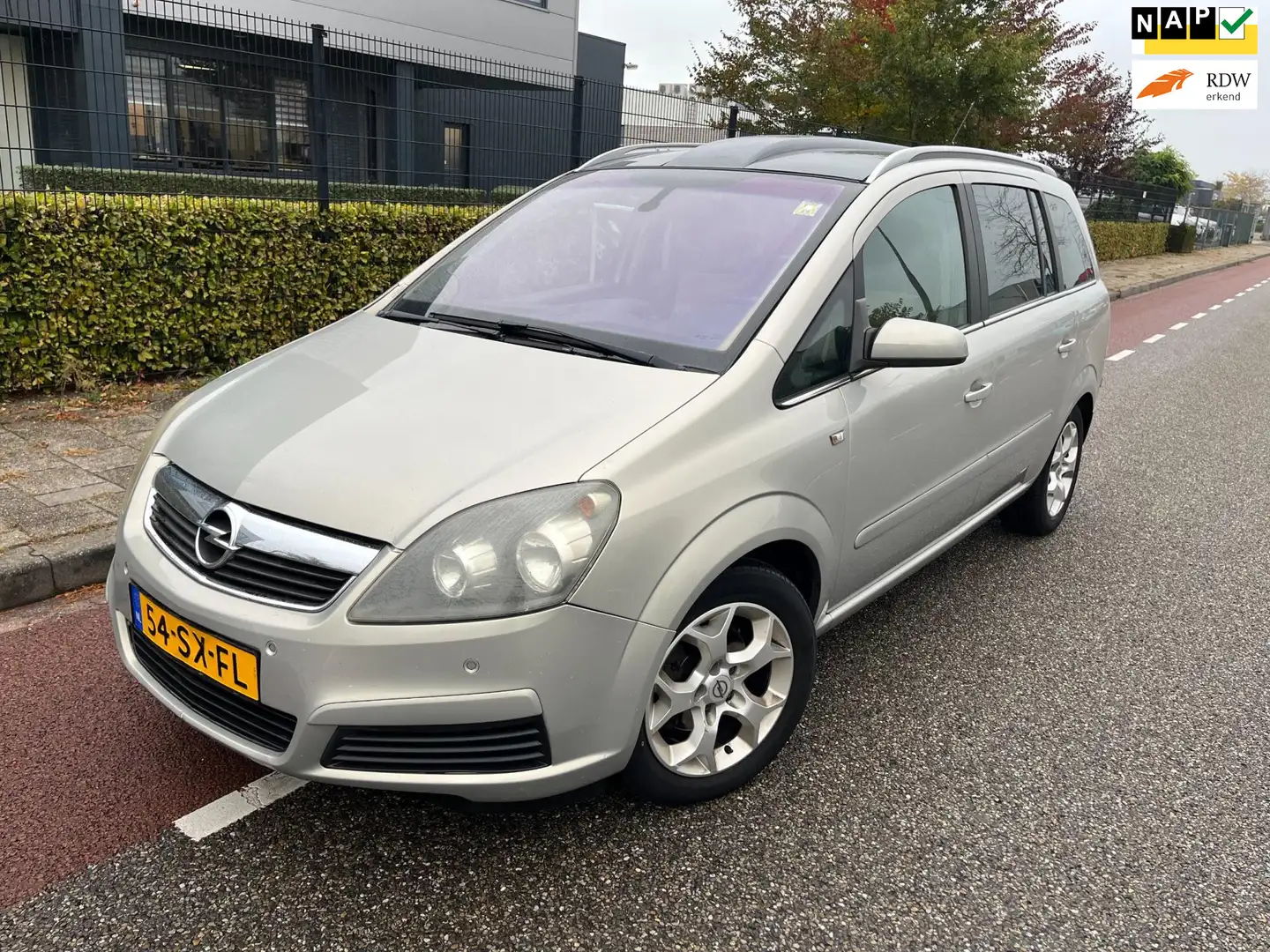 Opel Zafira 1.6 Cosmo Panorama-dak APK Nieuw Cruise-Control Pa Gris - 1