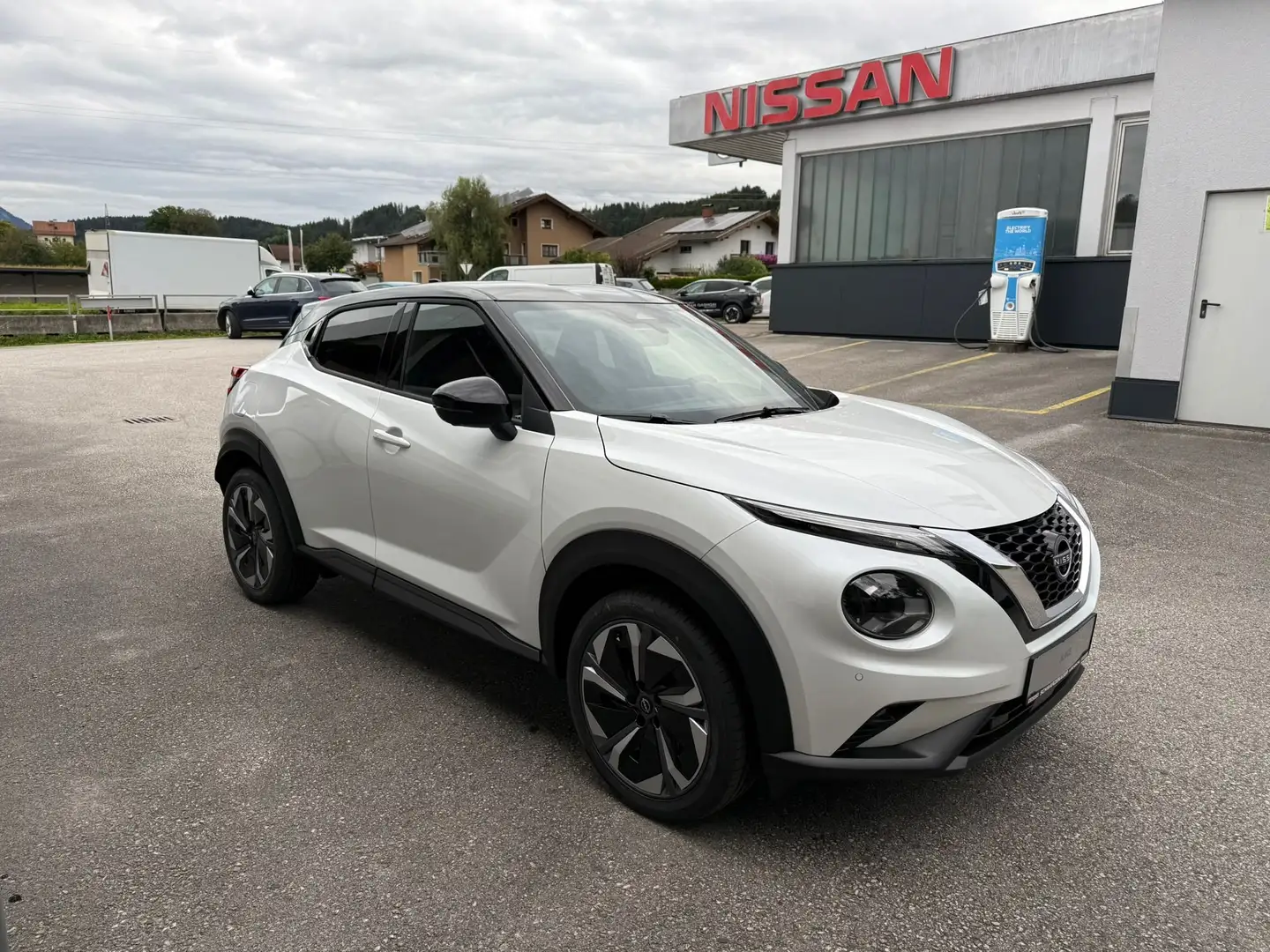 Nissan Juke N-Connecta+ Automatik Weiß - 2