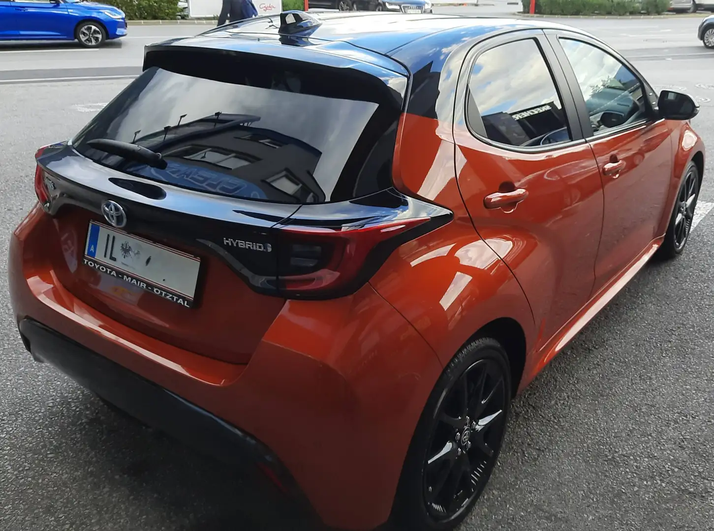 Toyota Yaris Yaris 1,5 VVT-i Hybrid Style Limousine Orange - 2