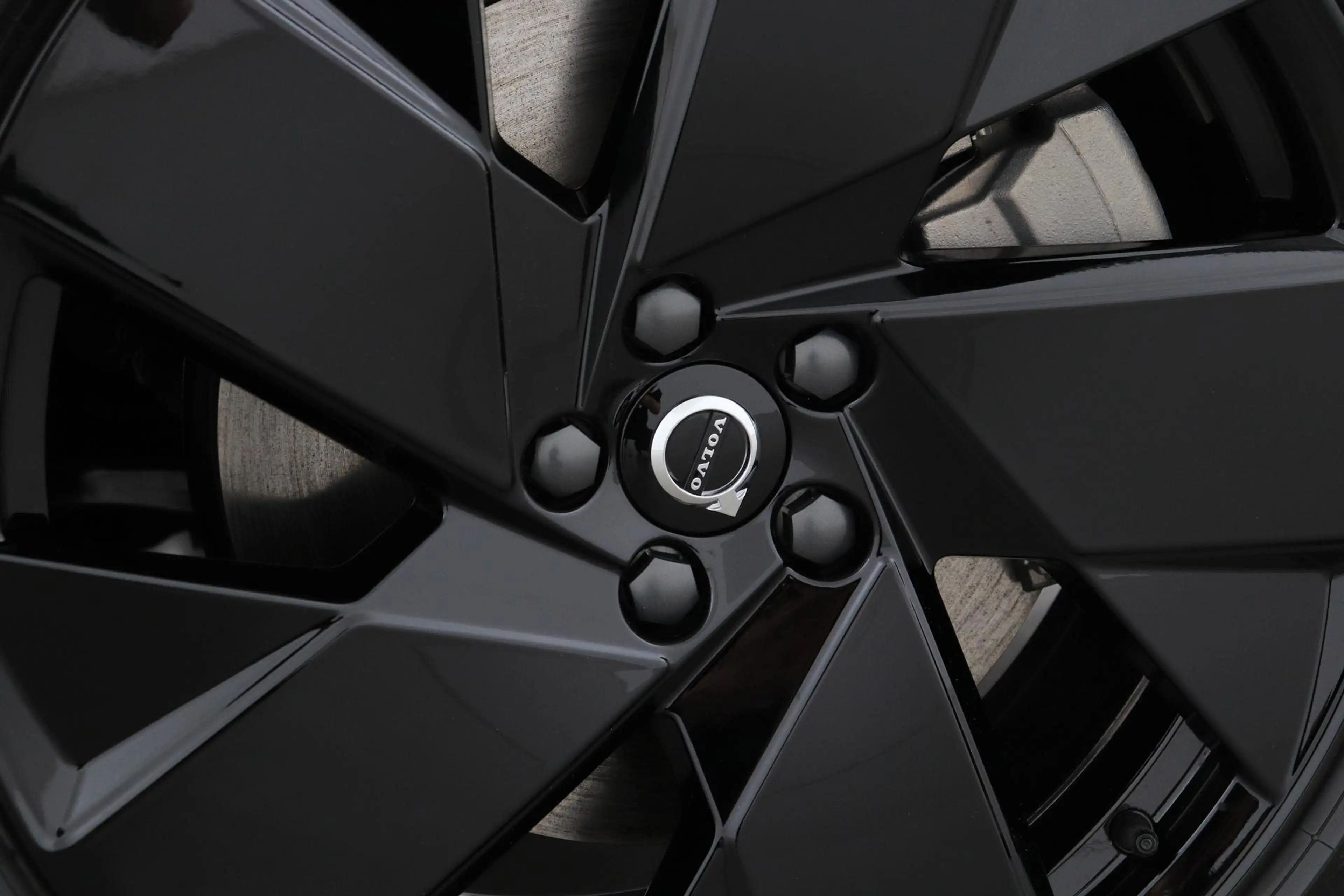 Volvo EX40 Single Motor Extended Range Plus Black Ed. 82 kWh — photo 13
