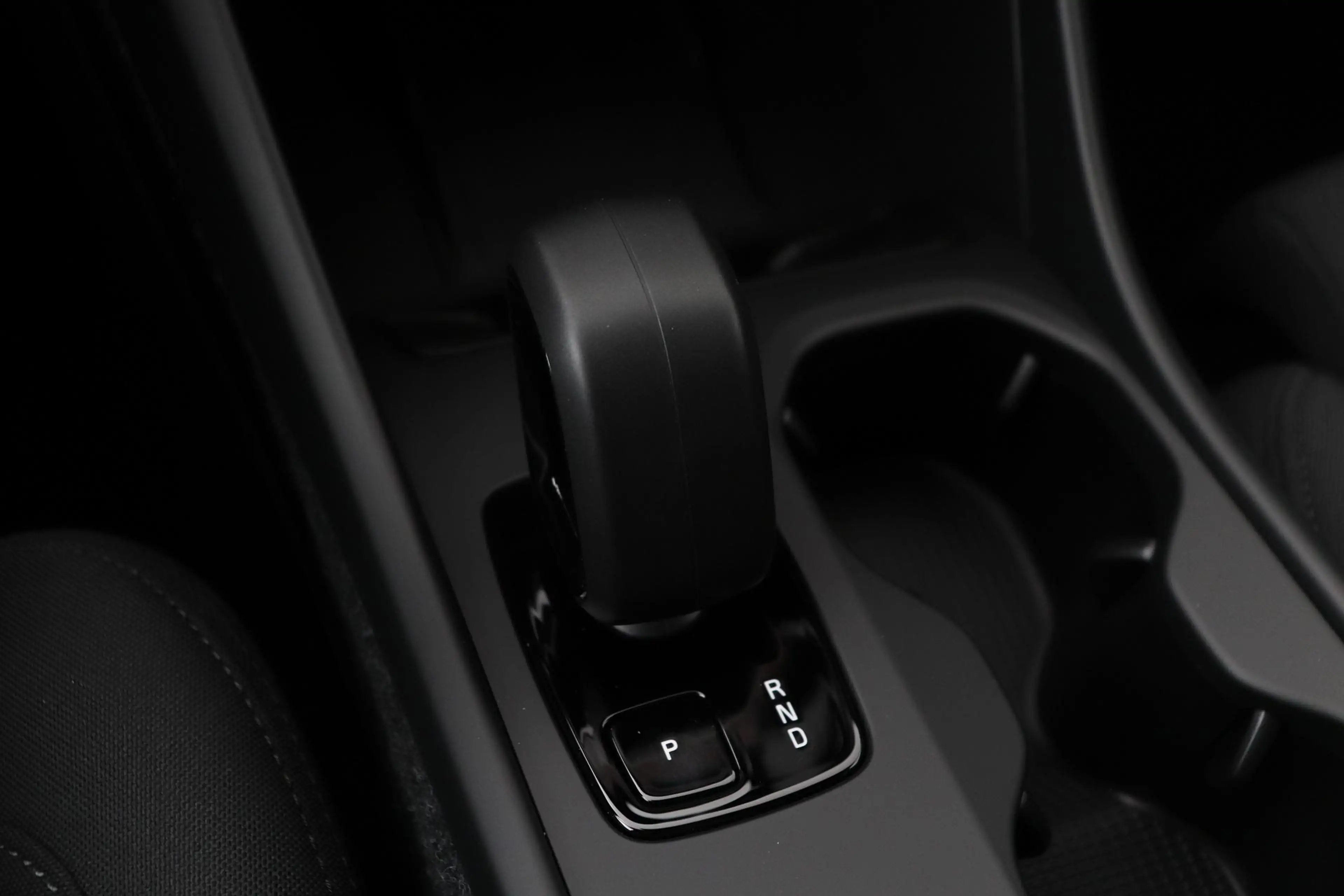 Volvo EX40 Single Motor Extended Range Plus Black Ed. 82 kWh — photo 38