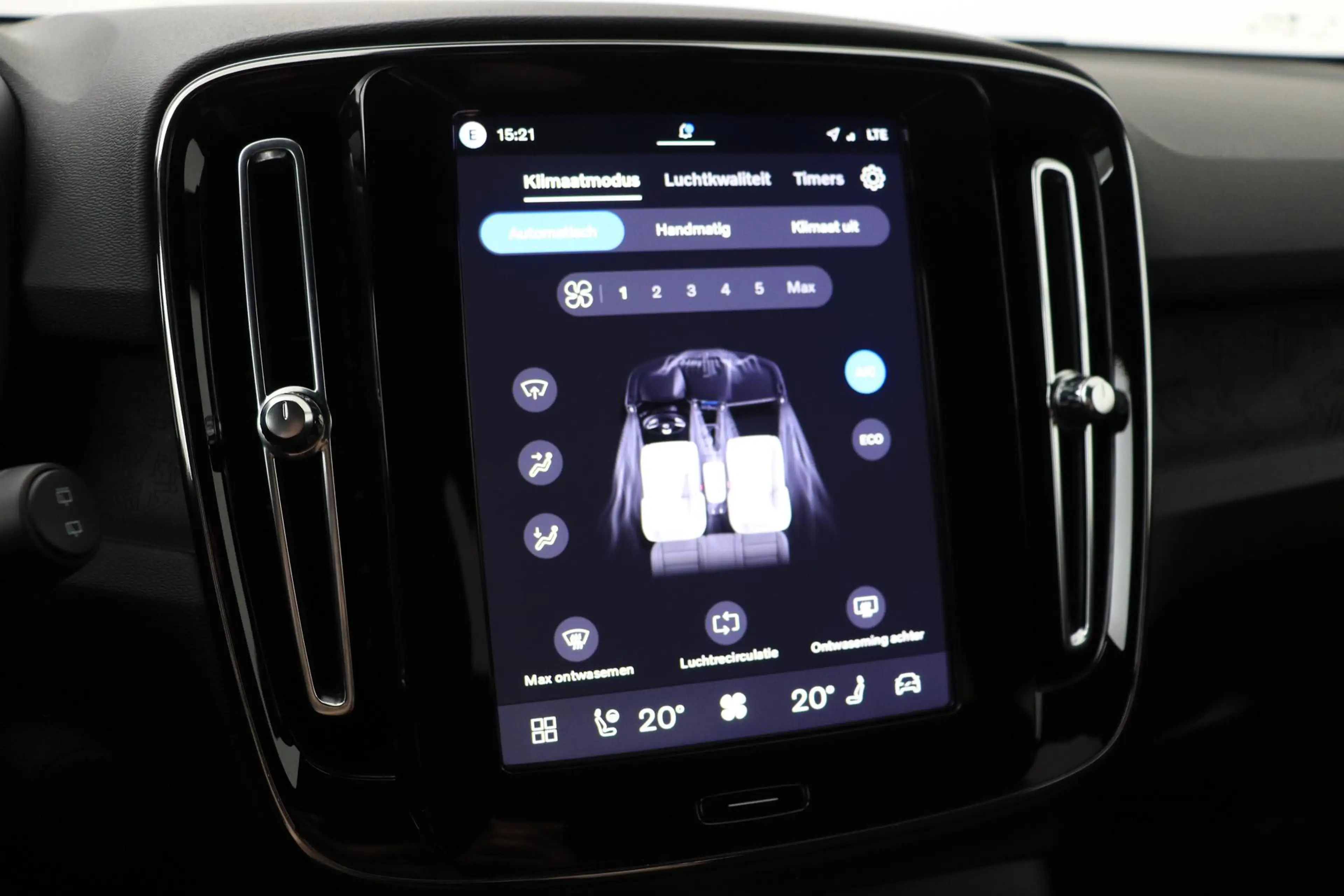 Volvo EX40 Single Motor Extended Range Plus Black Ed. 82 kWh — photo 36