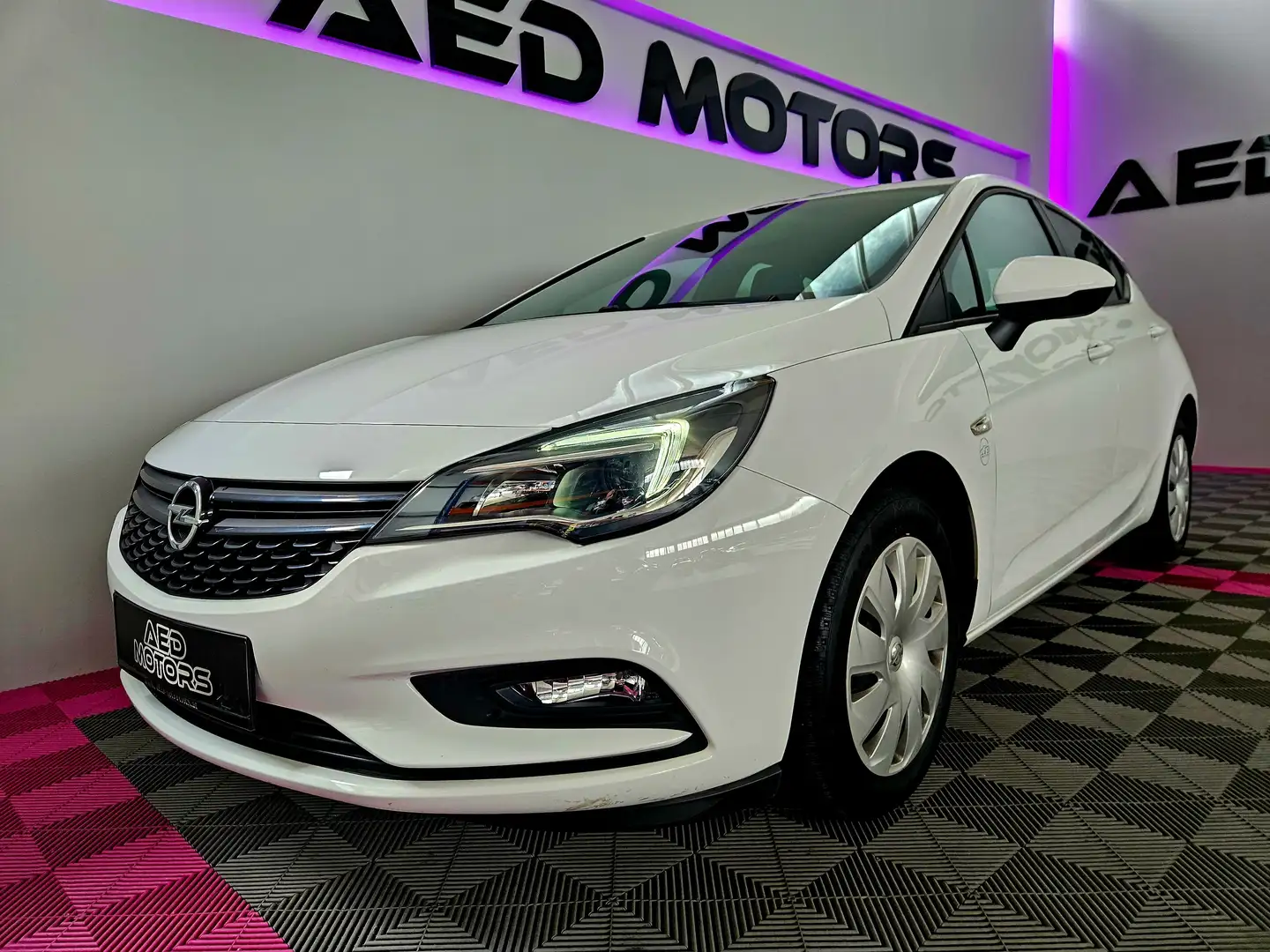 Opel Astra Selection Nur 25.000km Top Zustand Weiß - 1