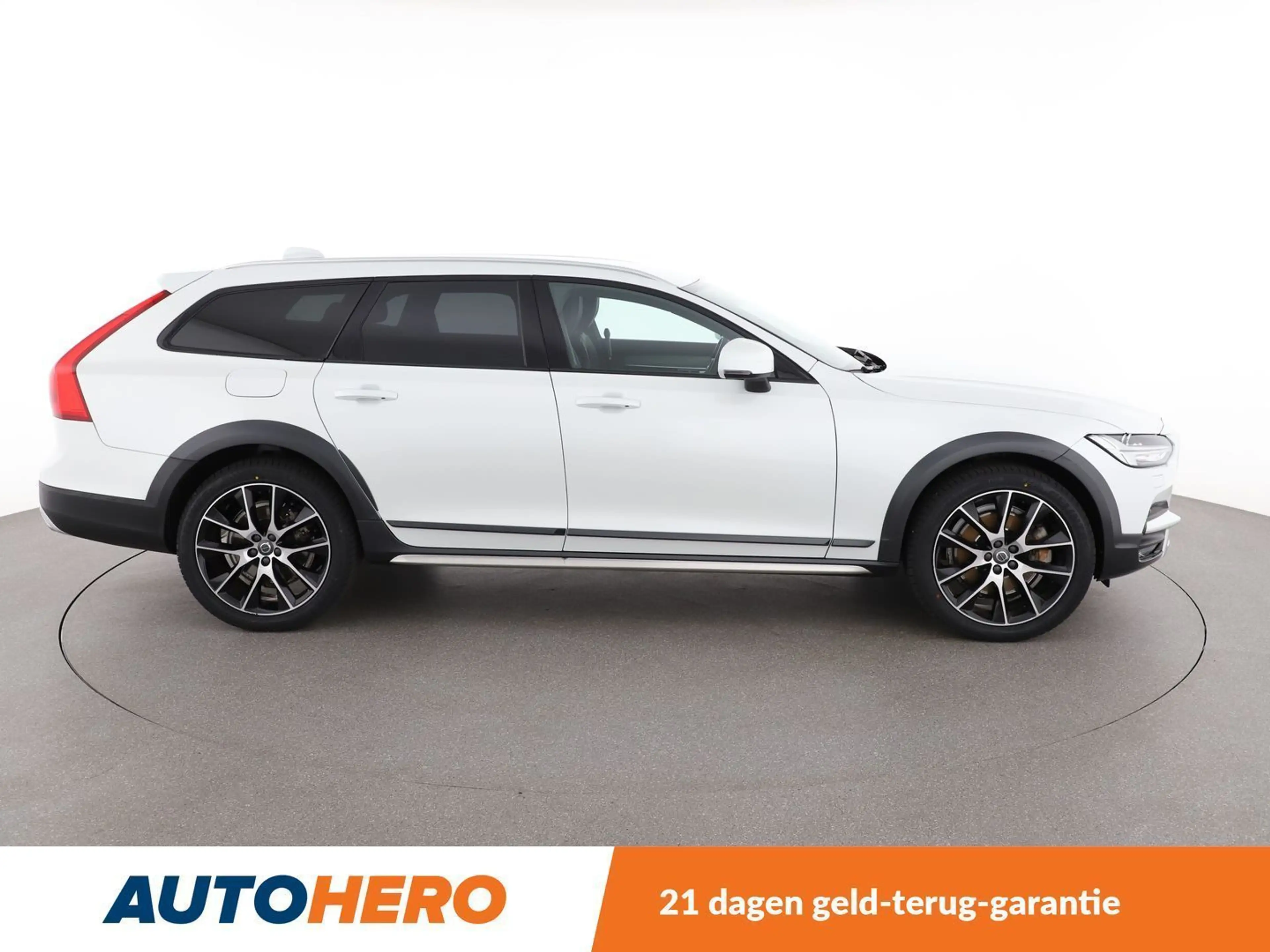 Volvo V90 Cross Country 2.0 T5 Pro AWD — photo 7