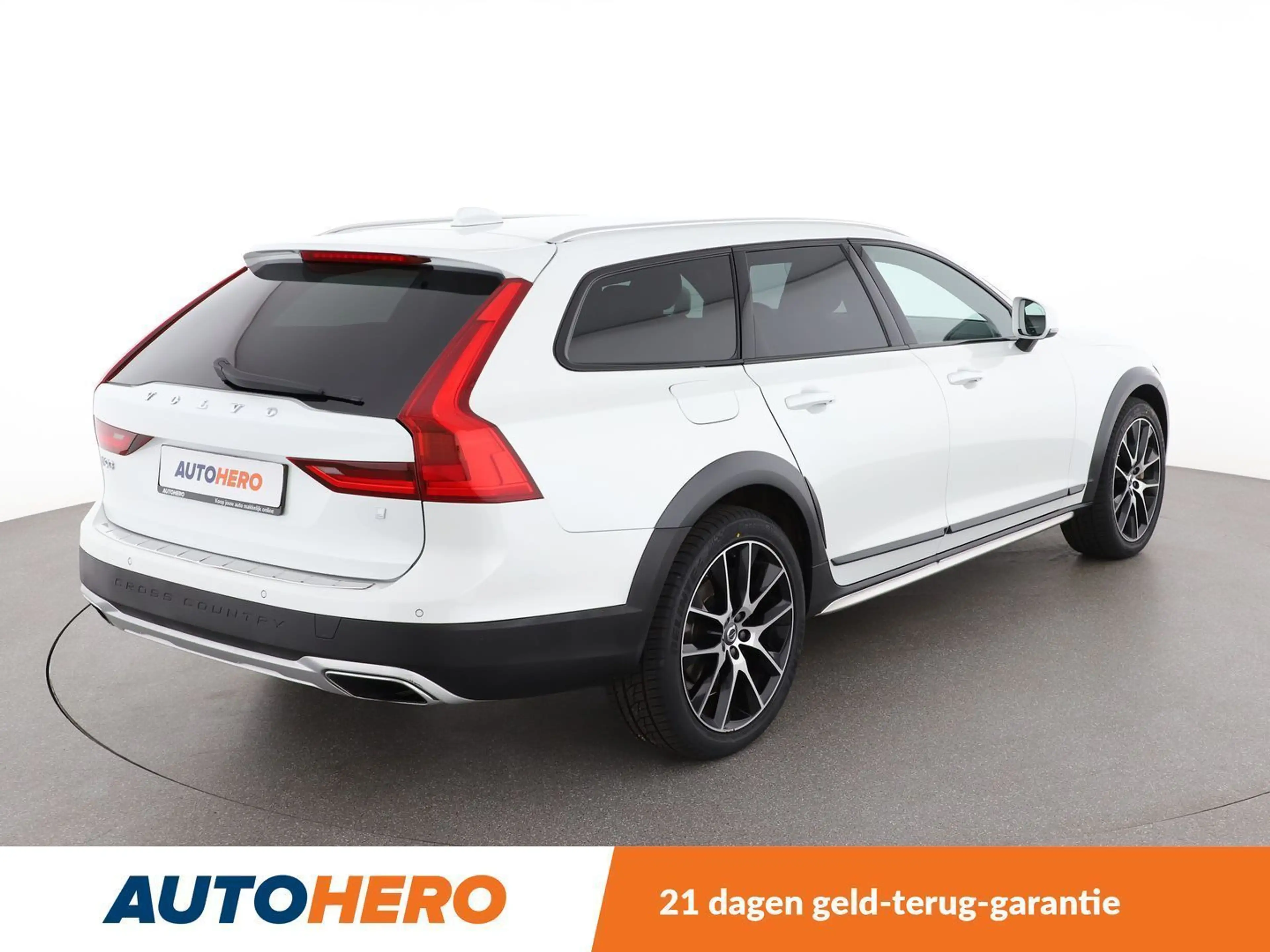 Volvo V90 Cross Country 2.0 T5 Pro AWD — photo 6