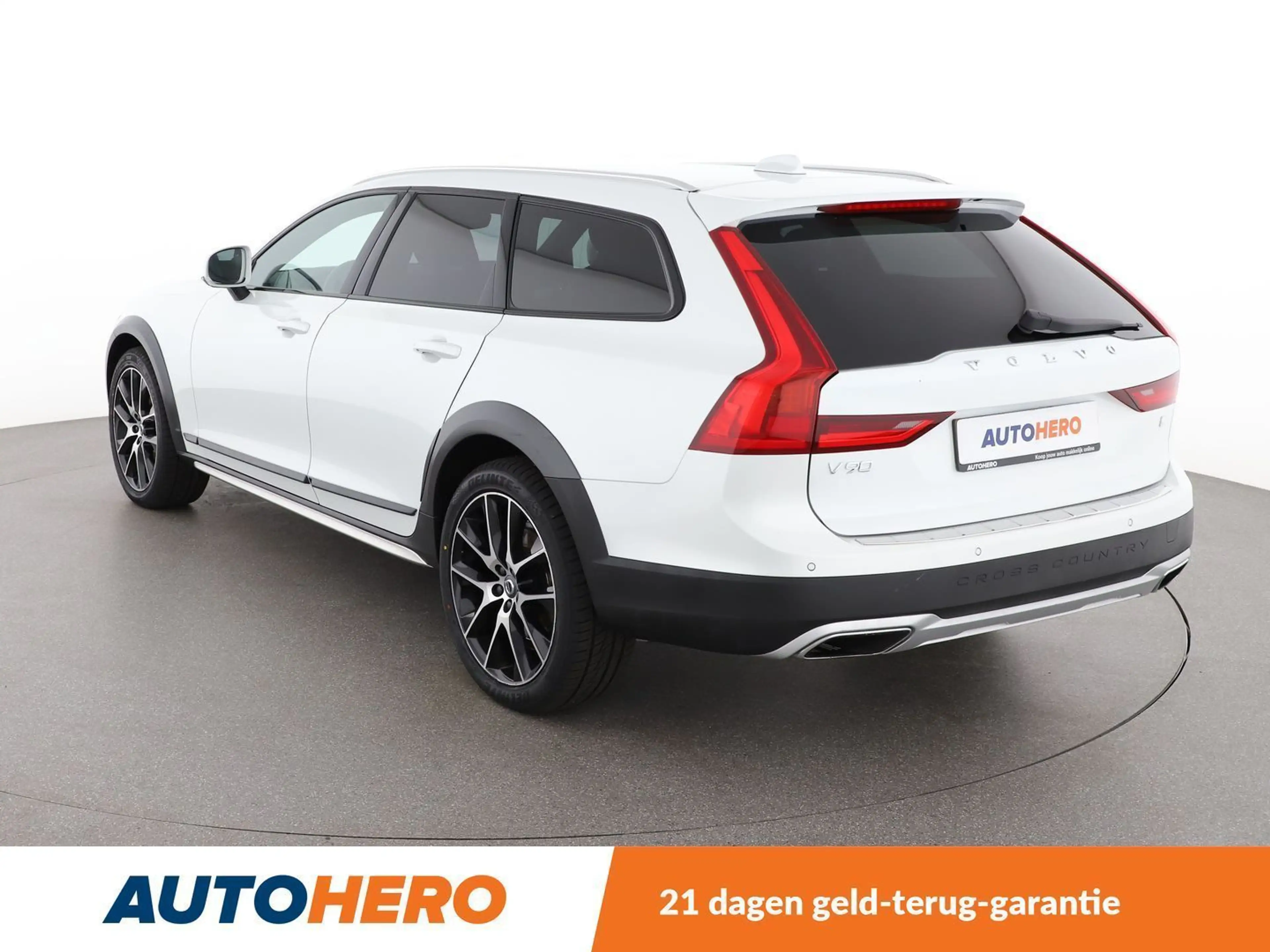 Volvo V90 Cross Country 2.0 T5 Pro AWD — photo 4