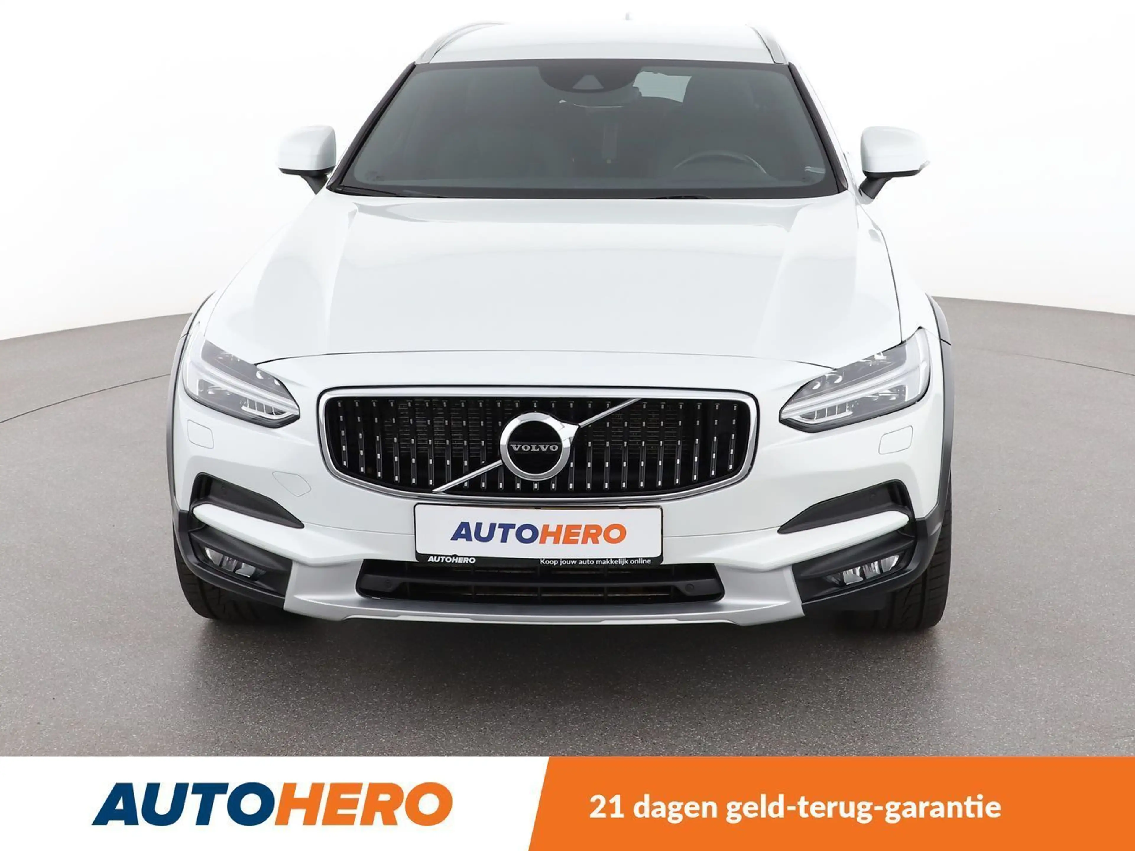 Volvo V90 Cross Country 2.0 T5 Pro AWD — photo 9