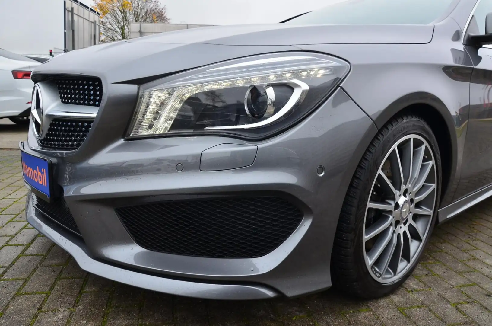 Mercedes-Benz CLA 220 CLA 220 CDI Shooting Brake AMG Line Xenon Navi Gris - 2