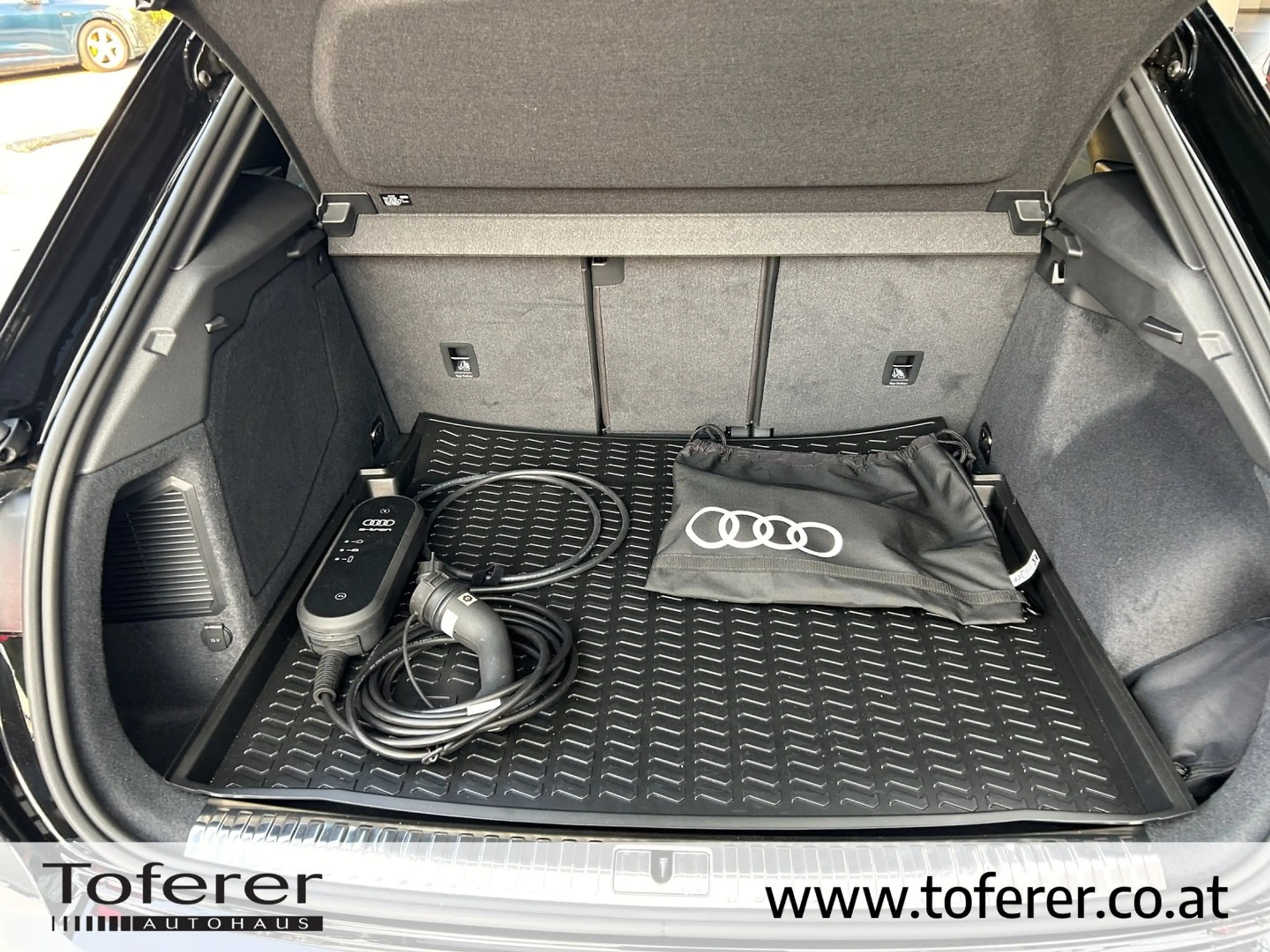 Audi Q3 e-tron 45 TFSI e S line exterieur — photo 9