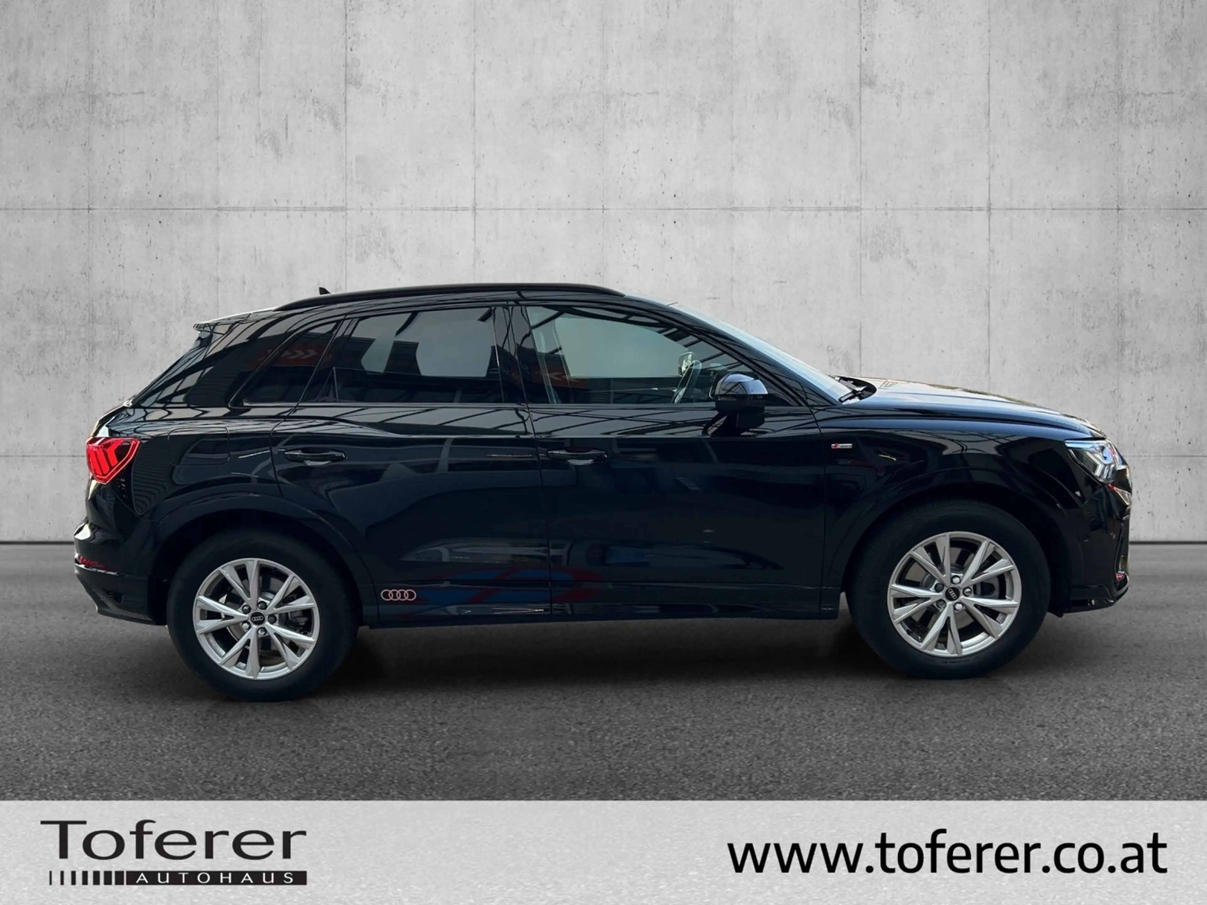 Audi Q3 e-tron 45 TFSI e S line exterieur — photo 4