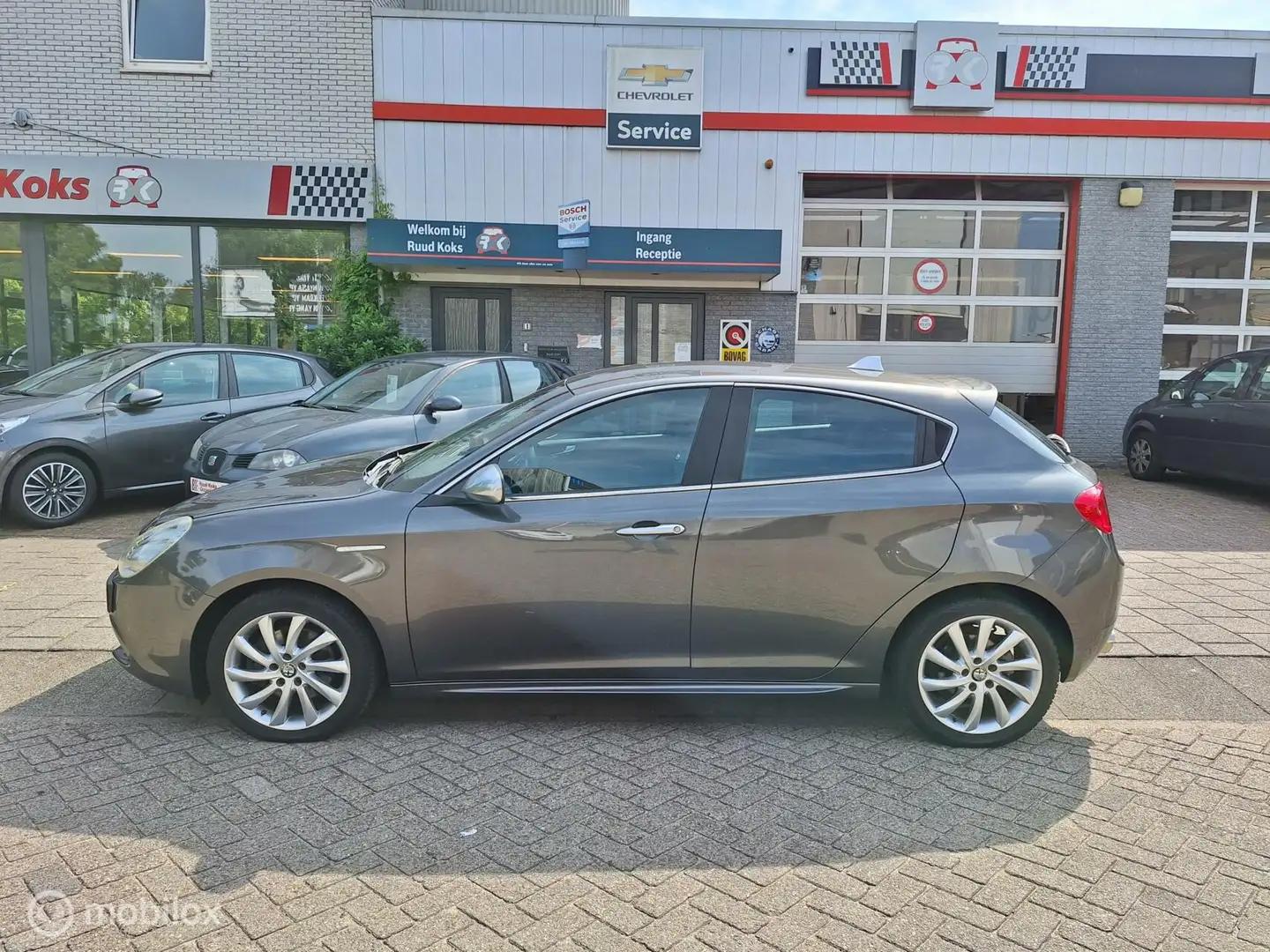 Alfa Romeo Giulietta 1.4 T BUSINESS EXECUTIVE AUTOMAAT Gris - 2