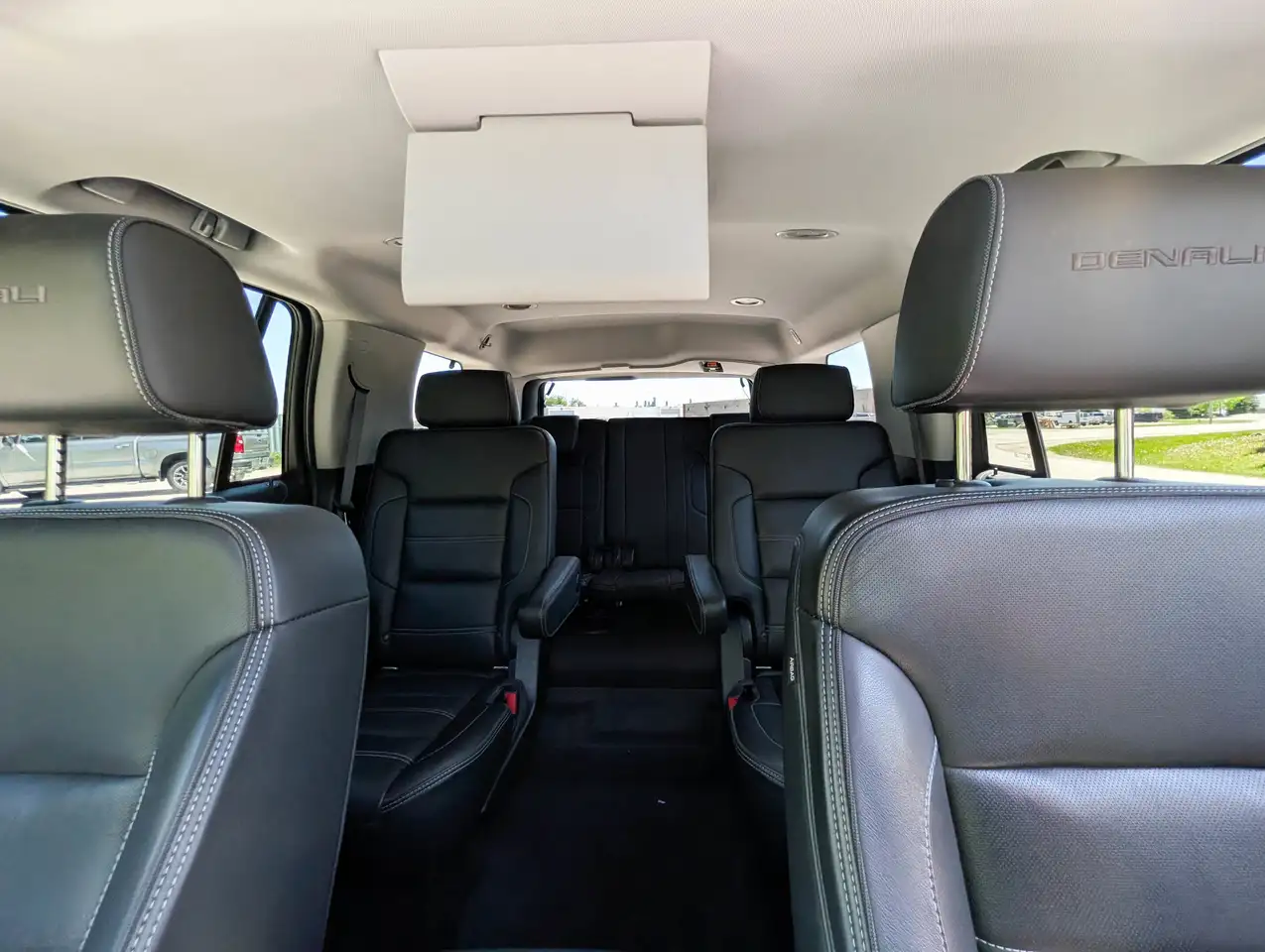 GMC Yukon снимка GMC Yukon