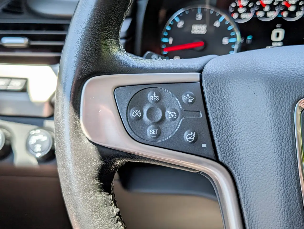 GMC Yukon снимка GMC Yukon